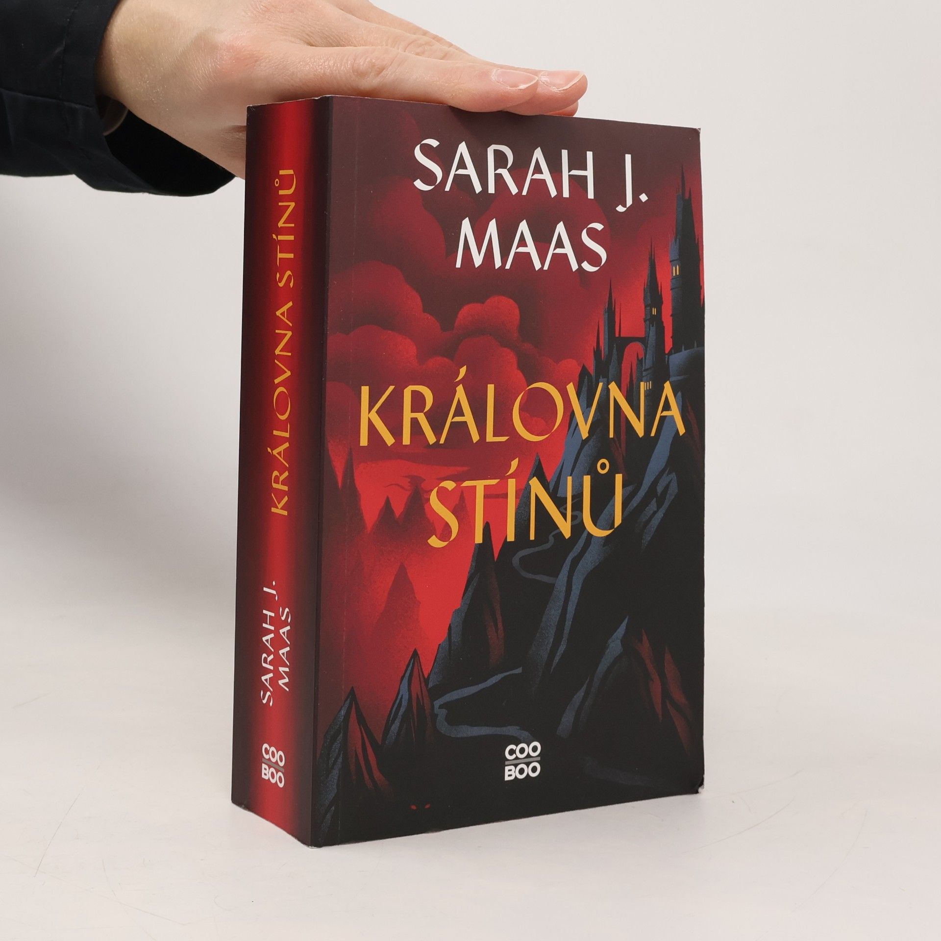 Sarah J. Maas Královna stínů