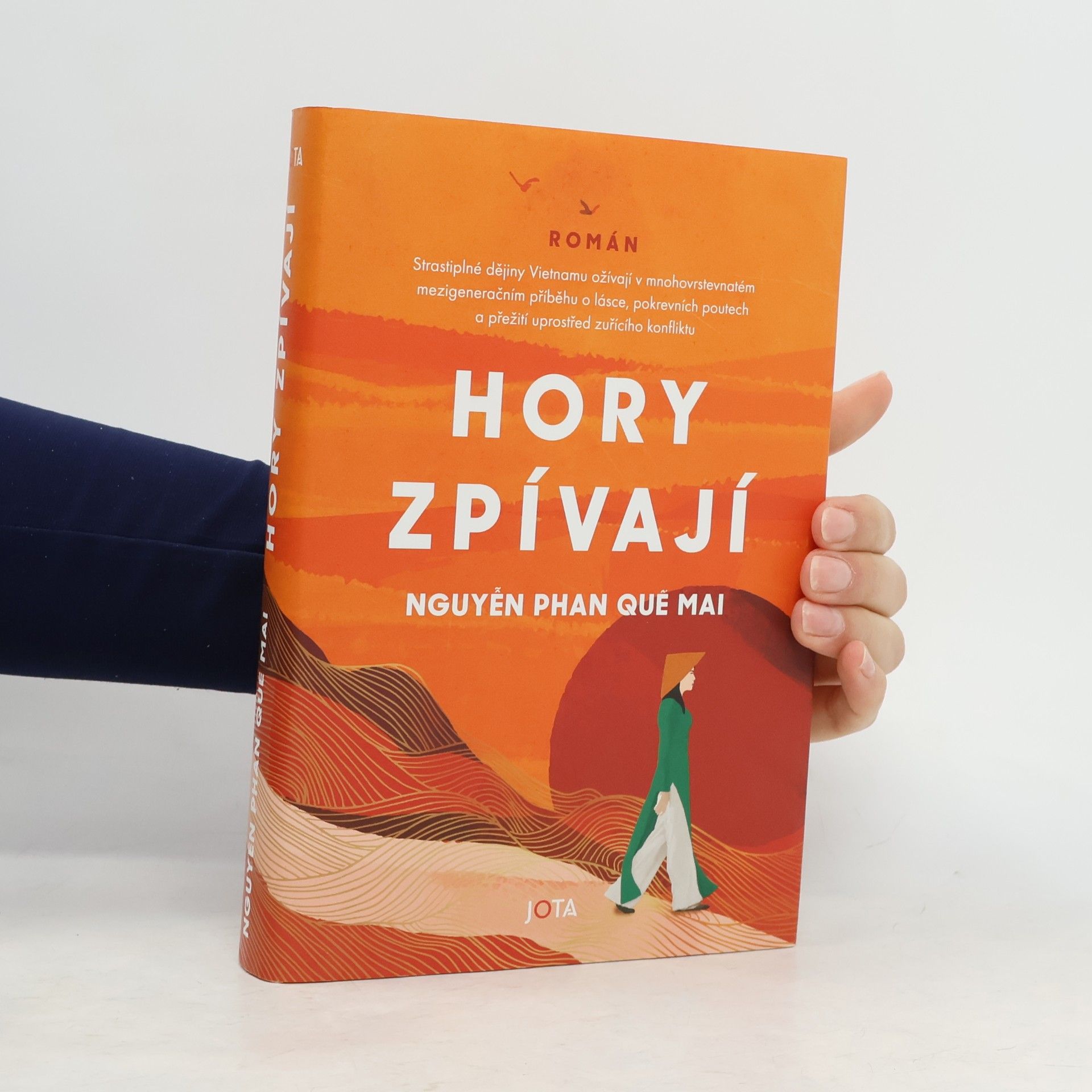 Nguyễn Phan Quế Mai Hory zpívají
