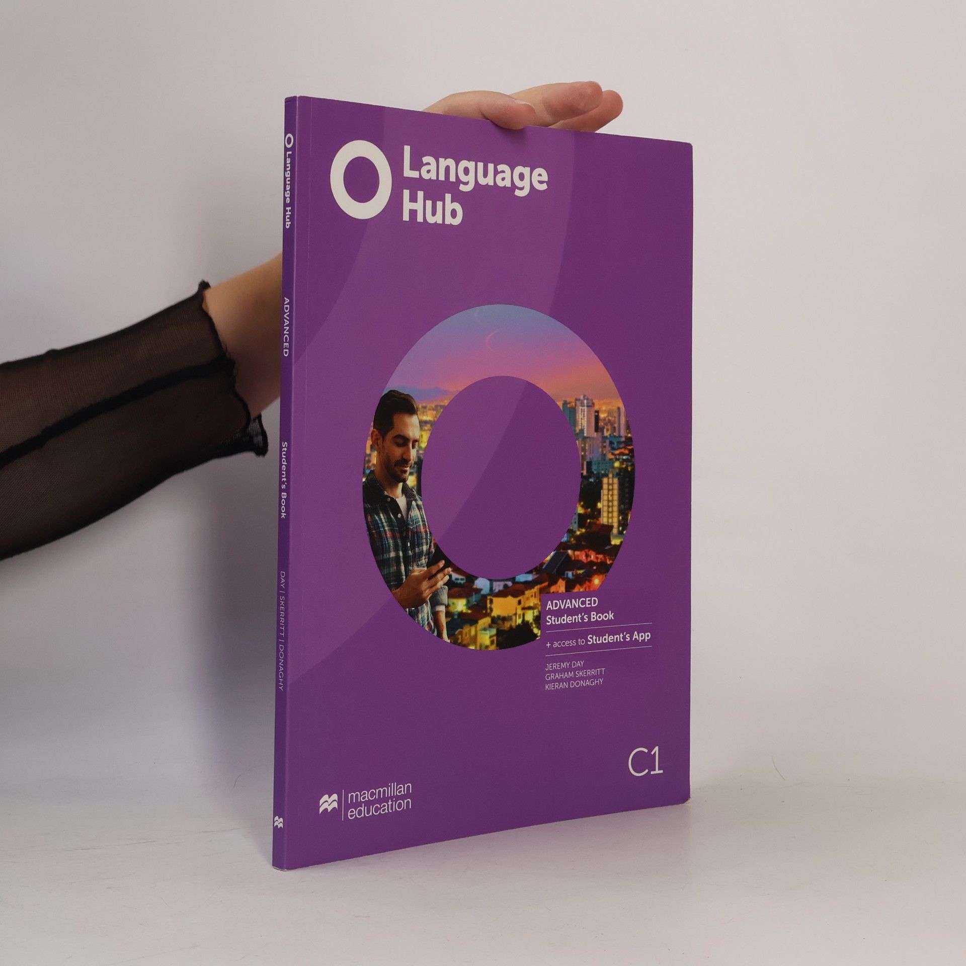 Language Hub Advanced C1 SB + Kod Studen's App
