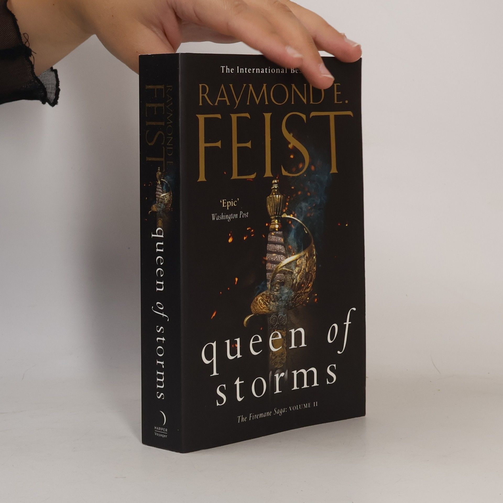 Raymond E. Feist Queen of Storms