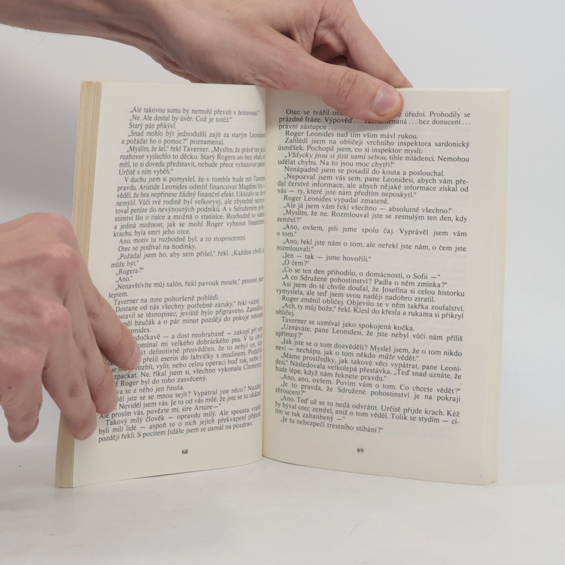 Agatha Christie Hadí doupě