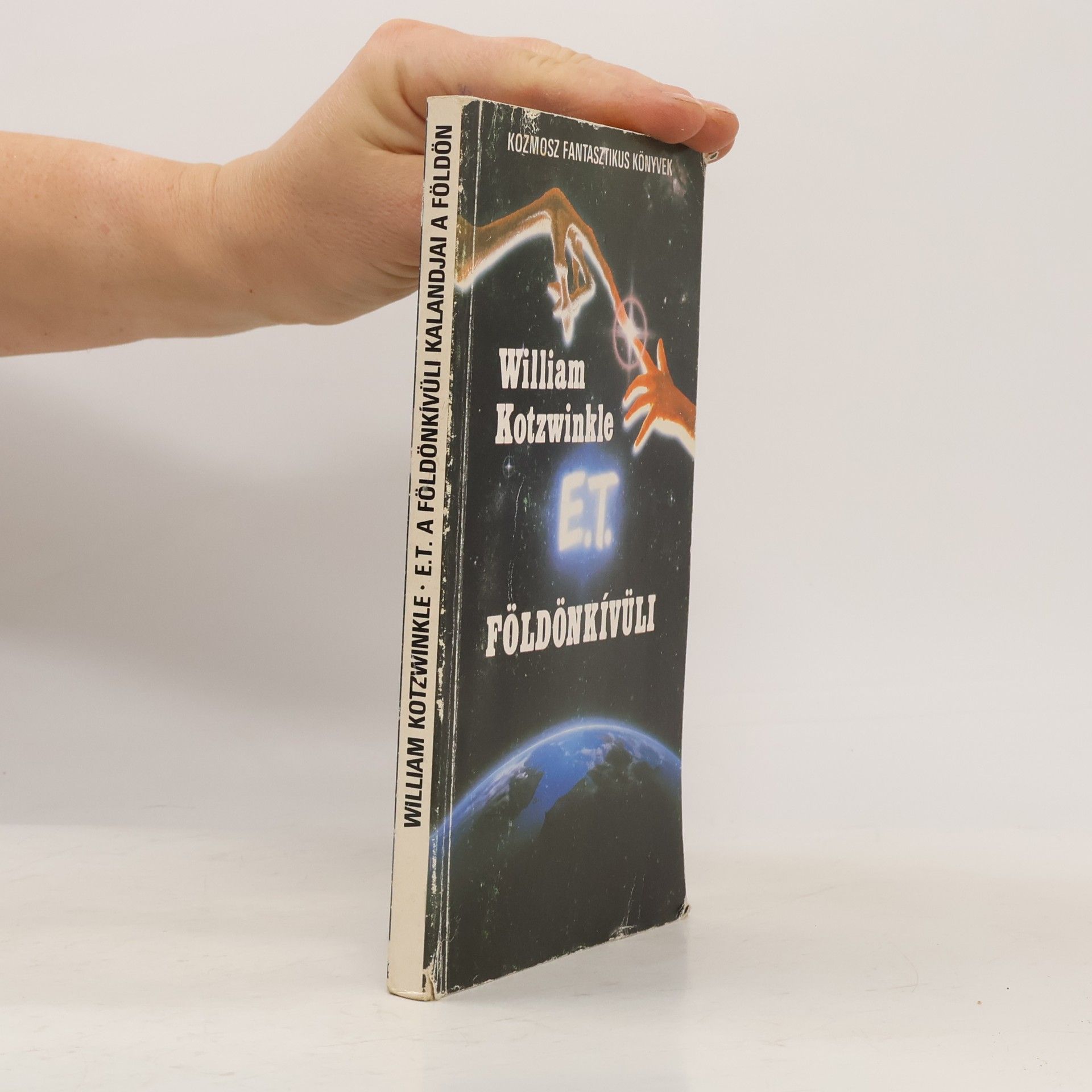 Kozmosz Fantasztikus Könyvek: E.T. A földönkívüli kalandjai a Földön