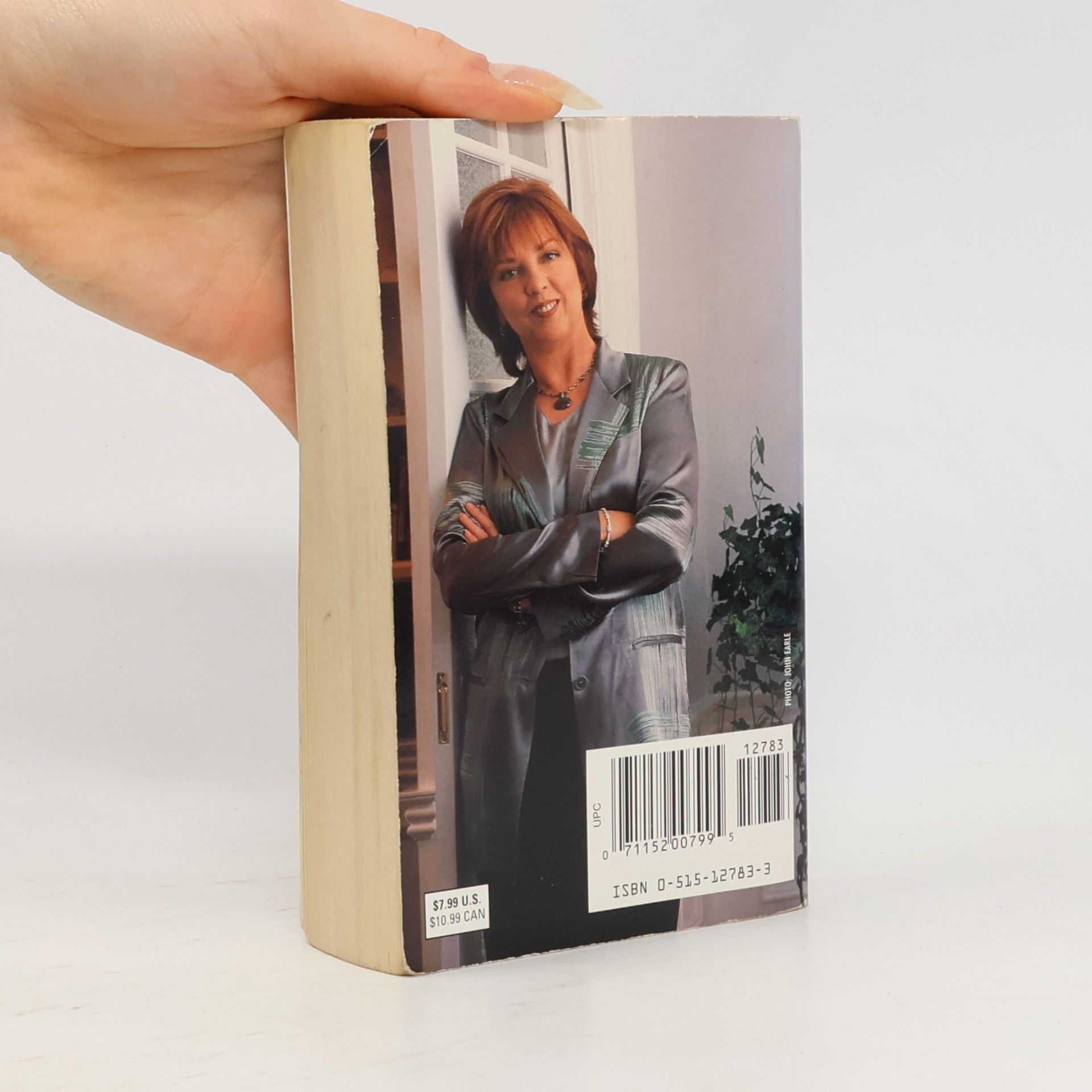 Nora Roberts River's End