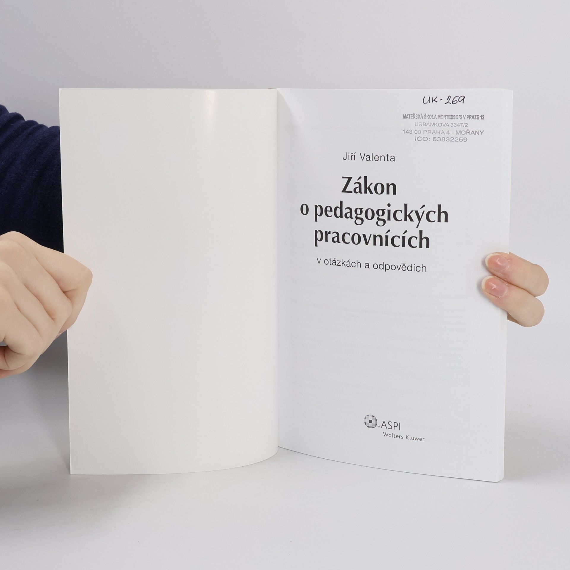 Jiří Valenta Zákon o pedagogických pracovnících v otázkách a odpovědích