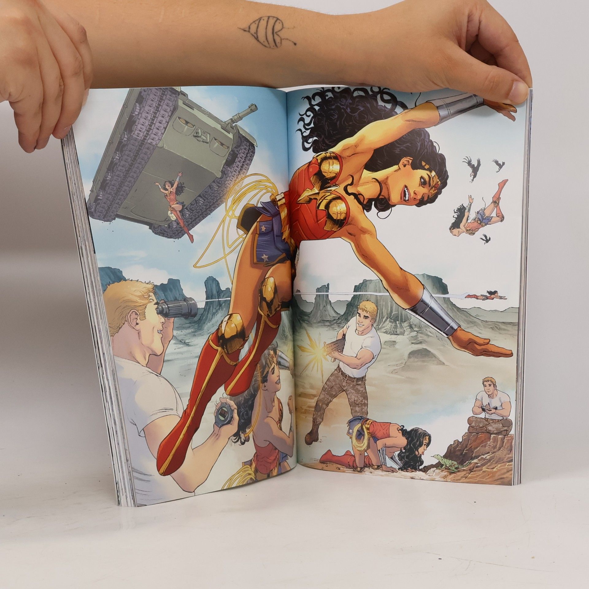 Greg Rucka Wonder Woman. Kniha druhá, Rok jedna