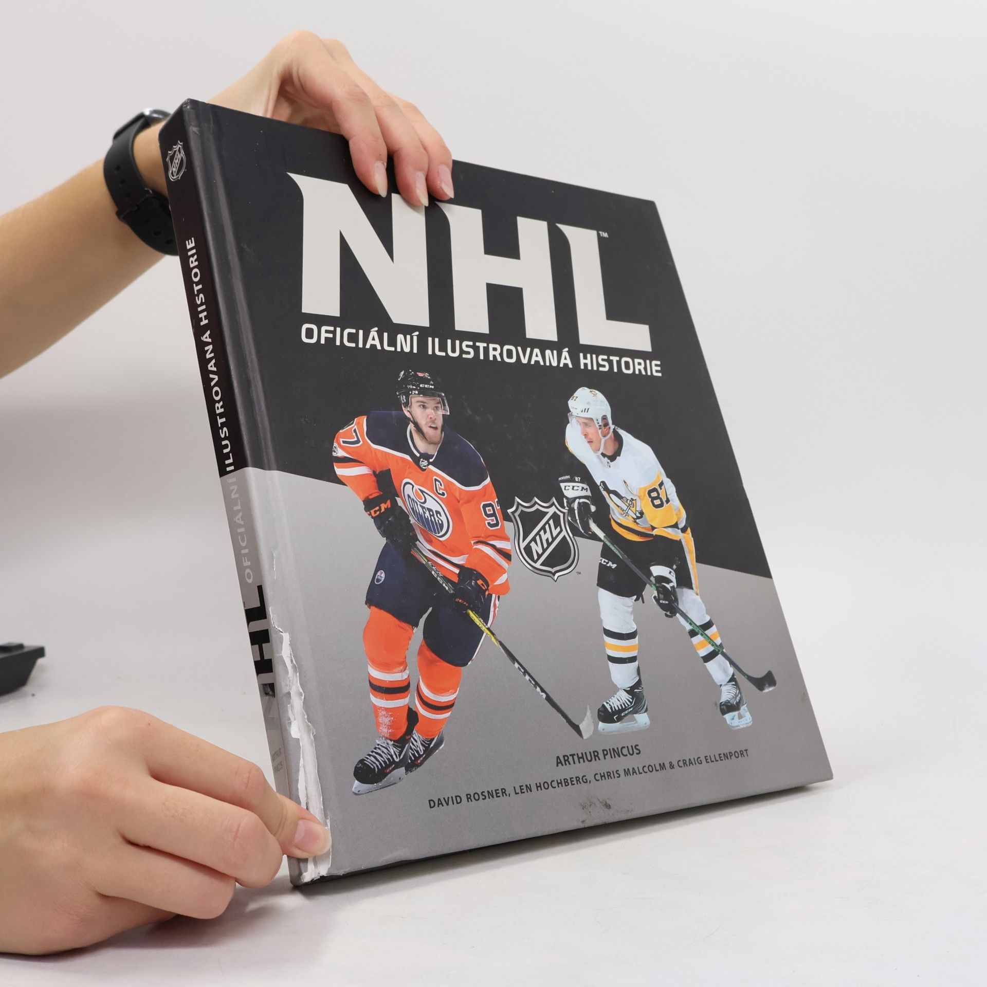 AA.VV. NHL: Oficiální ilustrovaná historie