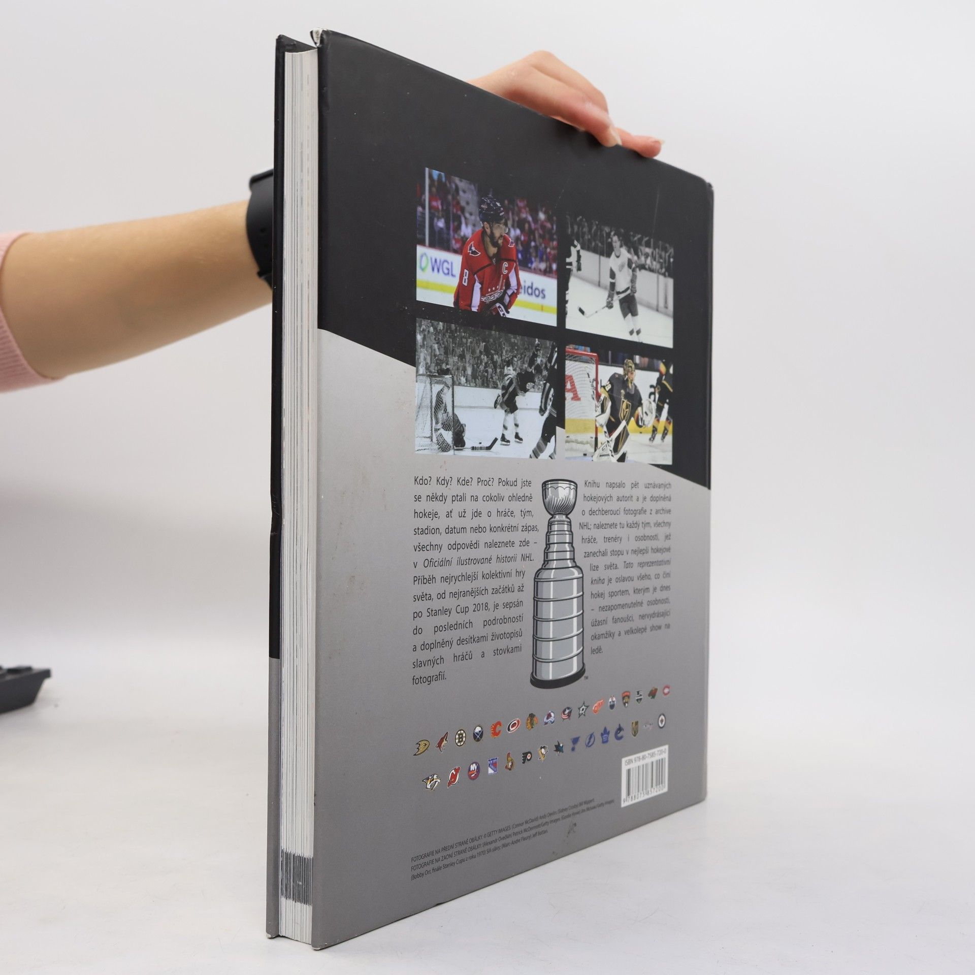 AA.VV. NHL: Oficiální ilustrovaná historie