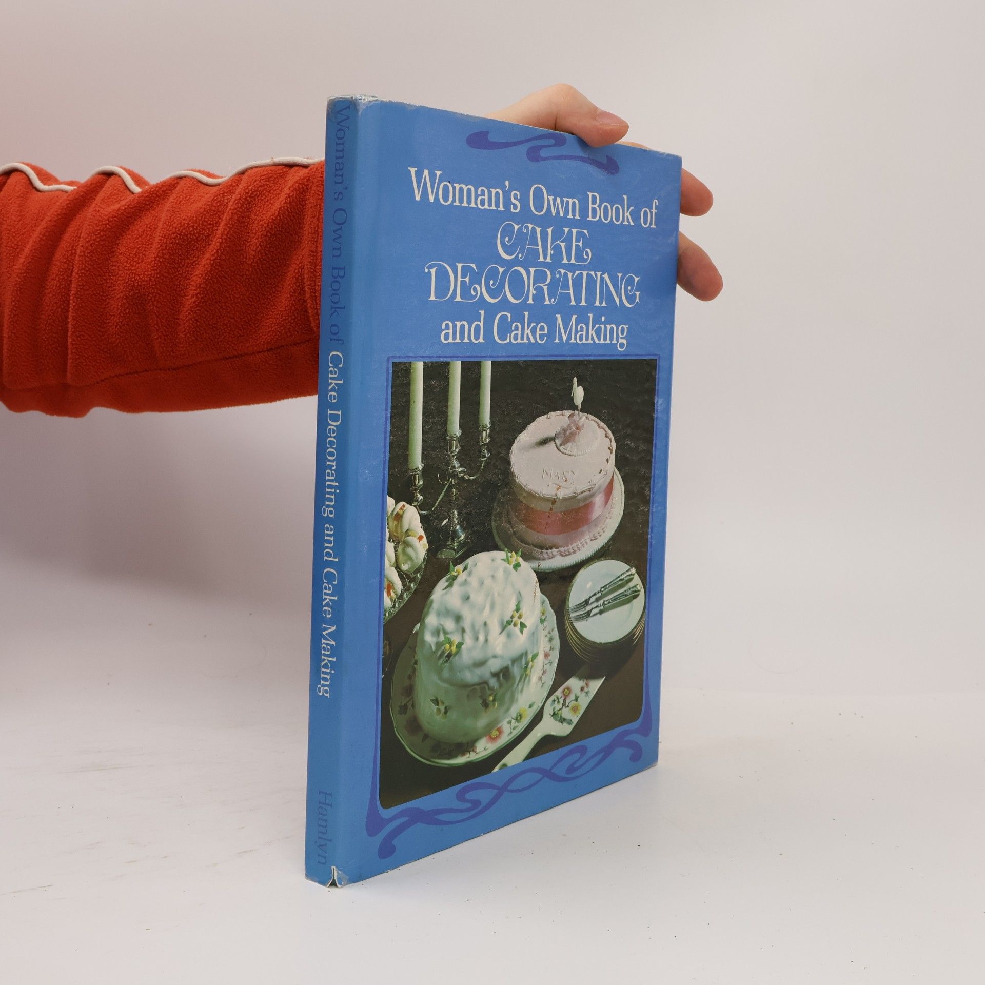 Various authors Woman's Own Book of Cake Decorating and Cake Making