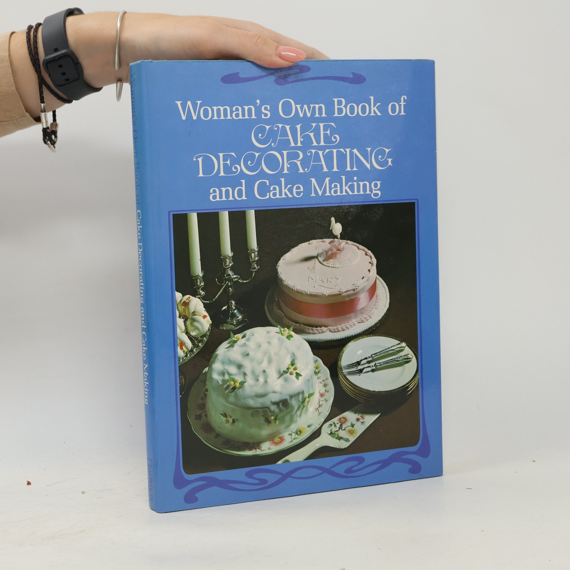 Various authors Woman's Own Book of Cake Decorating and Cake Making