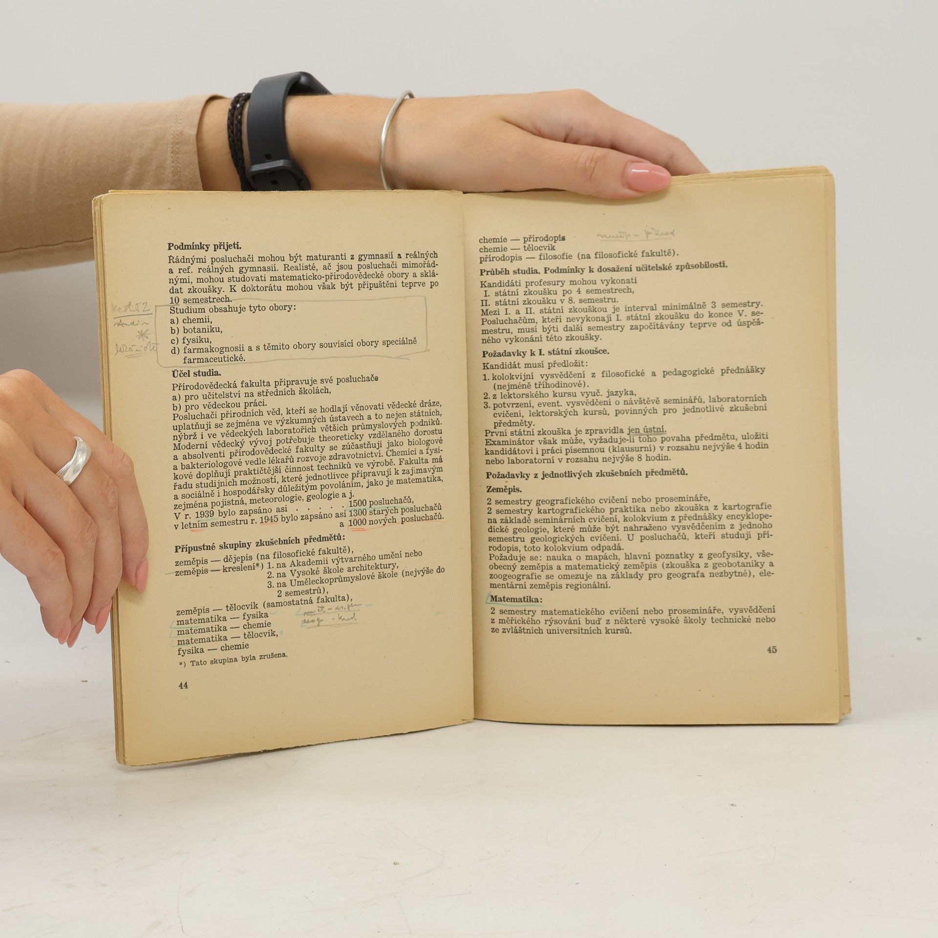 Kolektiv autorů Vysokoškolské studium. Sbírka informací o vysokém školství