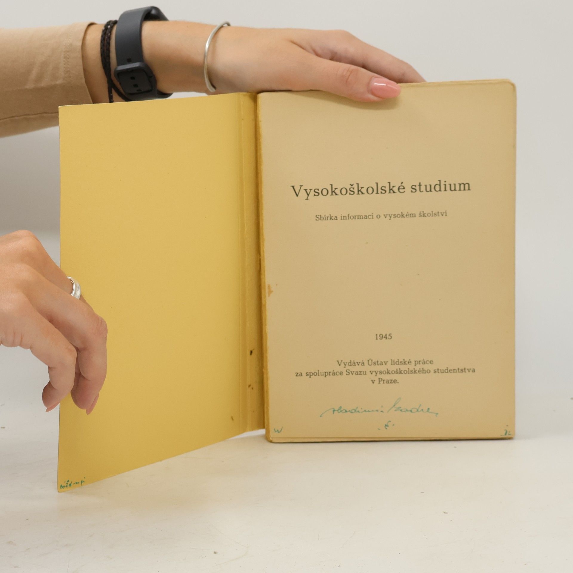 Kolektiv autorů Vysokoškolské studium. Sbírka informací o vysokém školství
