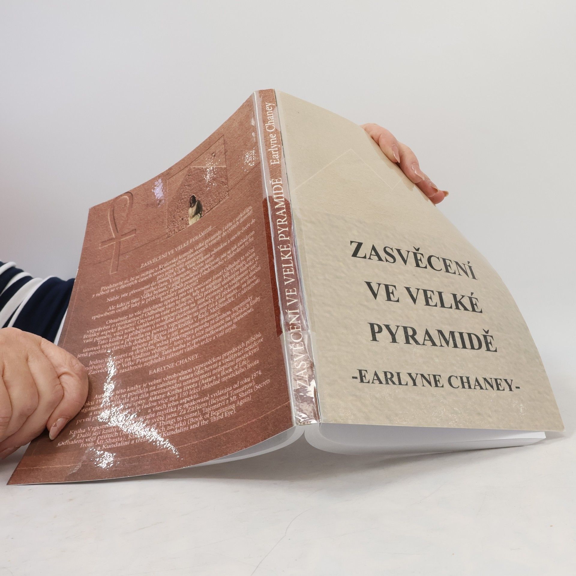 Earlyne Chaney Zasvěcení ve Velké pyramidě