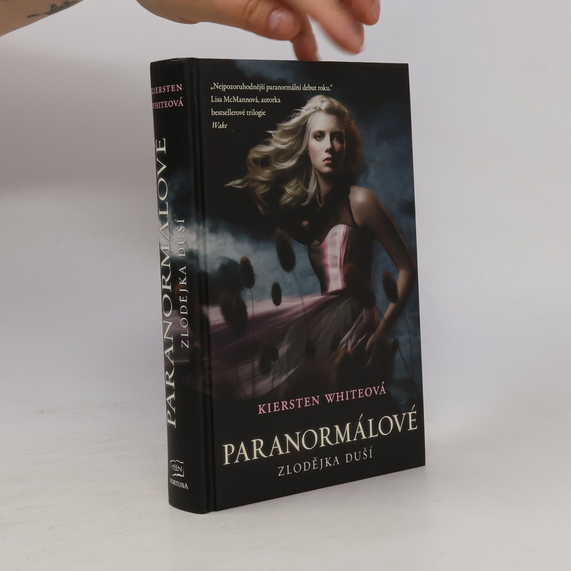 Kiersten White Paranormálové. Zlodějka duší
