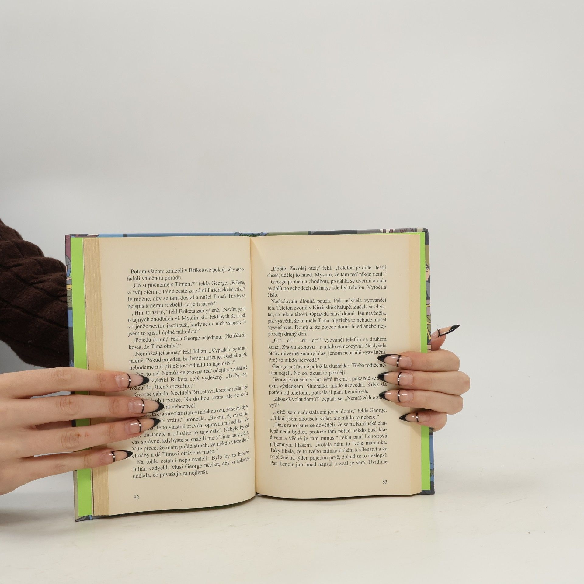Enid Blyton Správná pětka. Na Pašeráckém vršku