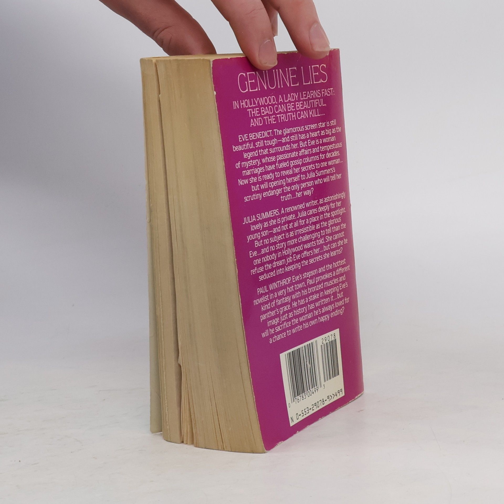 Nora Roberts Genuine Lies