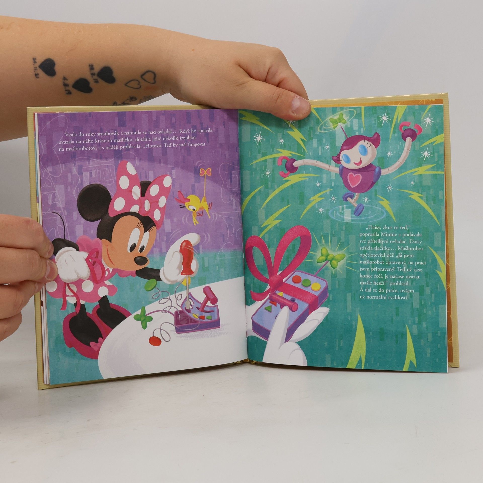 Collectif d'auteurs Zlatá sbírka pohádek 22. Minnie Mouse a mašlorobot