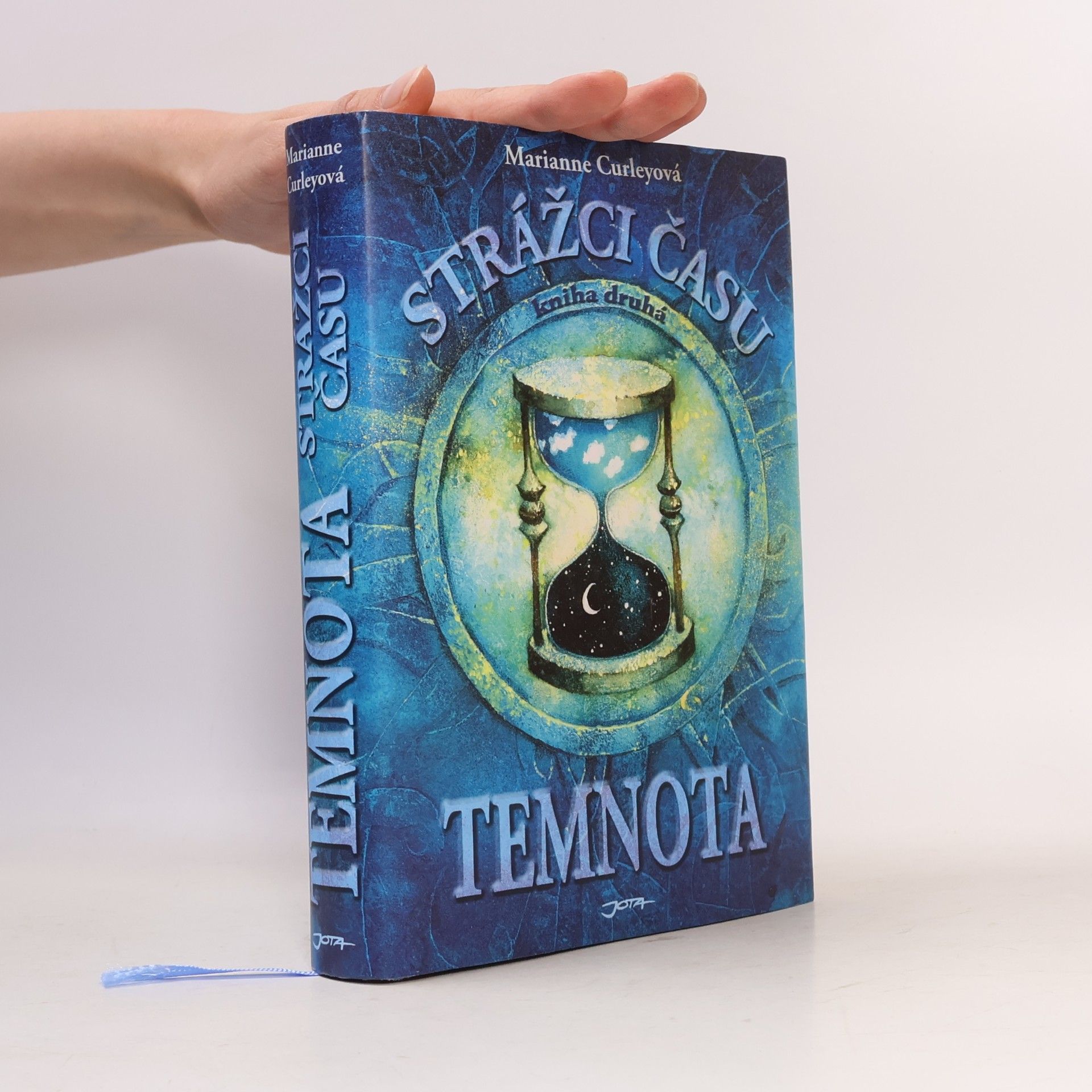 Marianne Curley Temnota. Strážci času. 2. díl