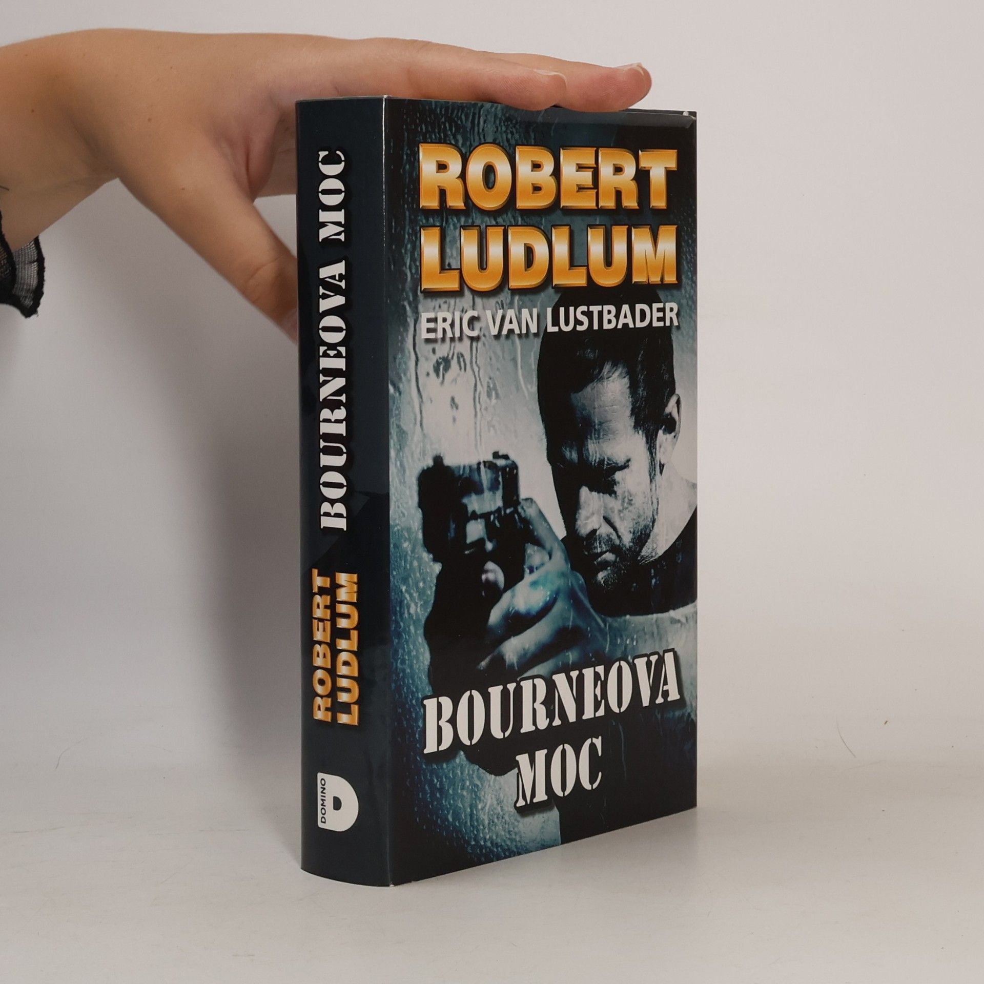 Eric Van Lustbader Bourneova moc