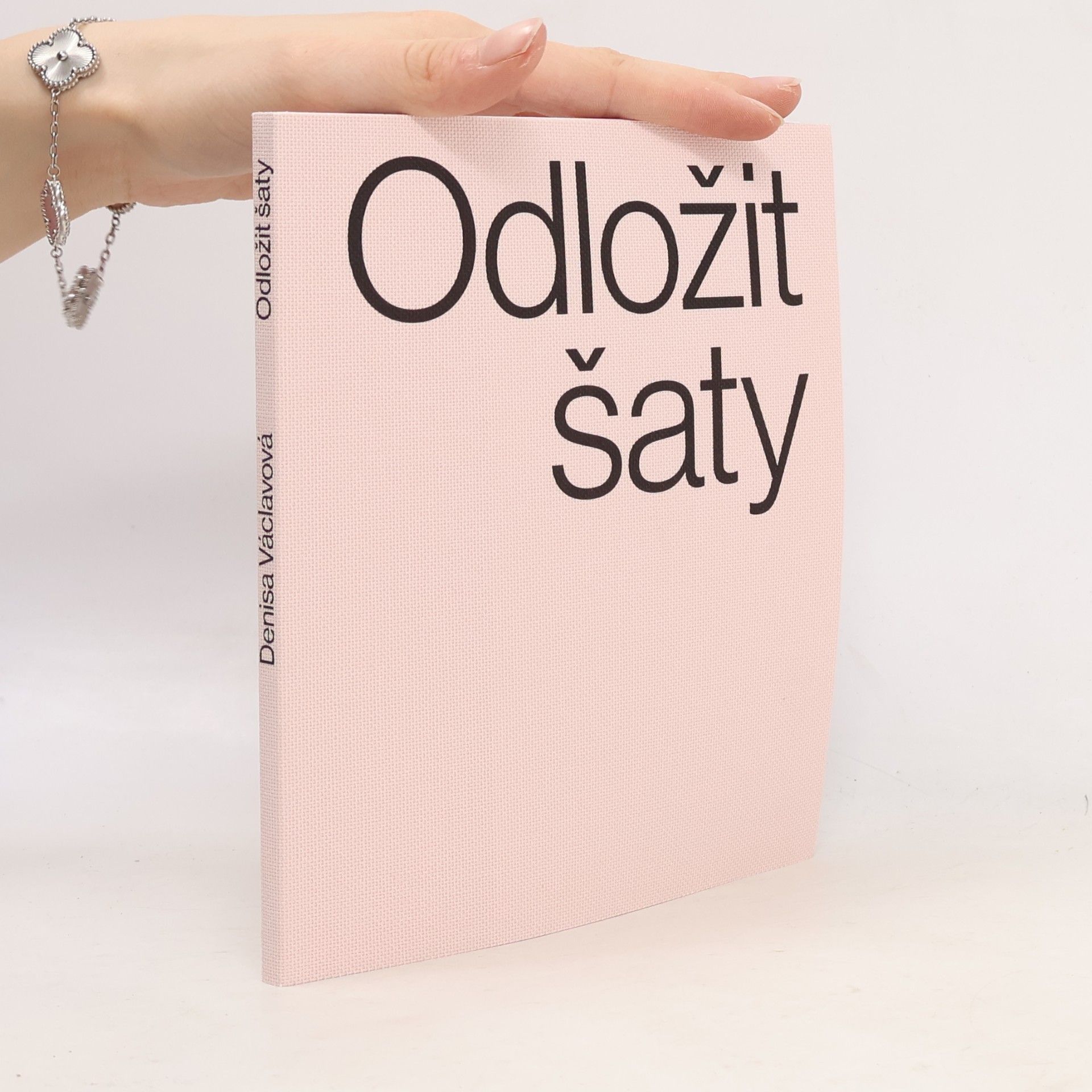 Denisa Václavová Odložit šaty