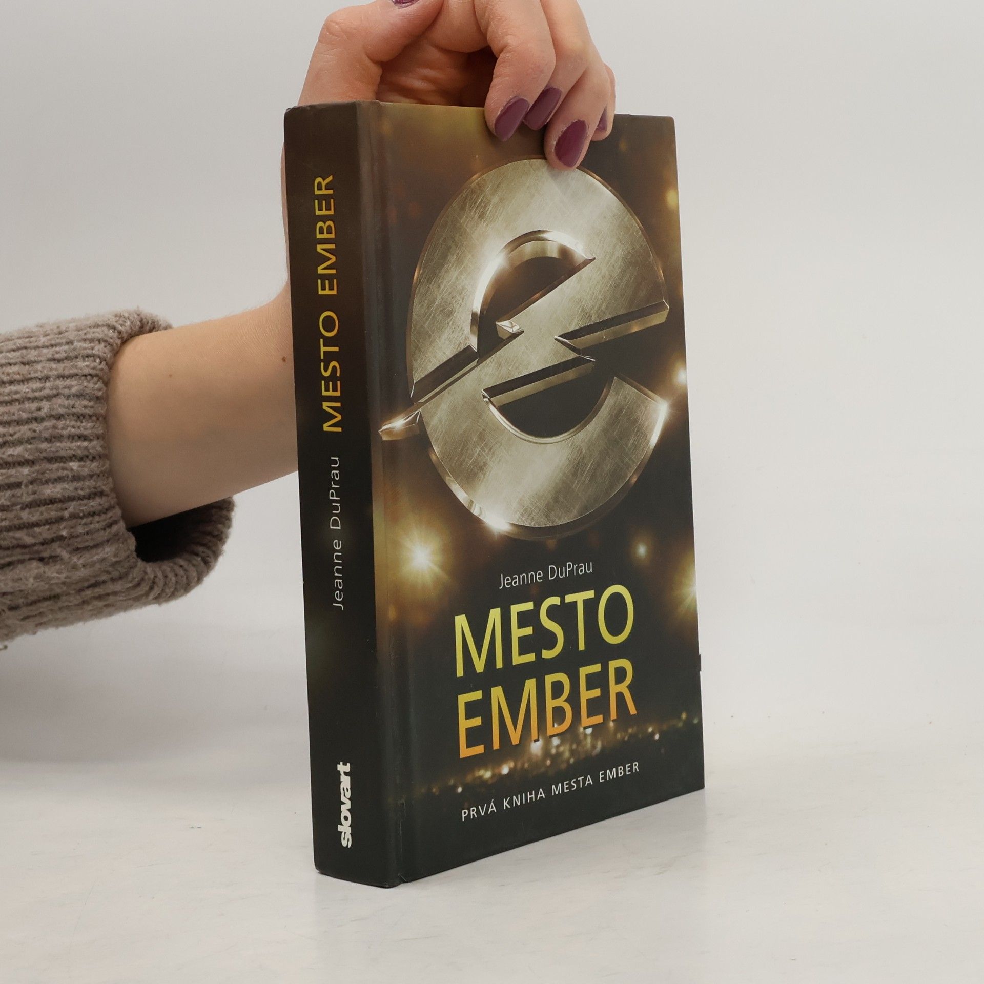 Jeanne DuPrau Mesto Ember