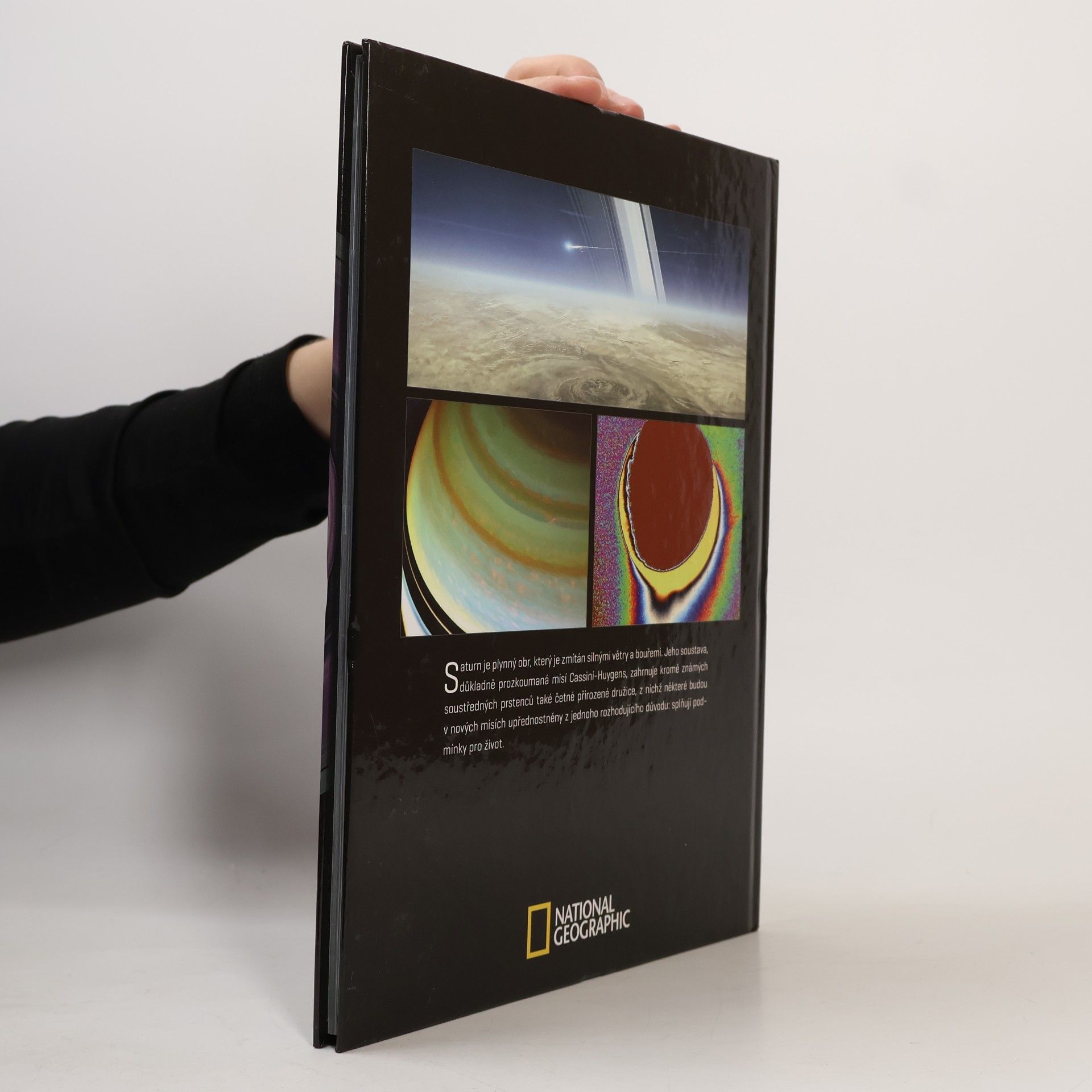 AA.VV. Atlas Vesmíru 18. Saturn