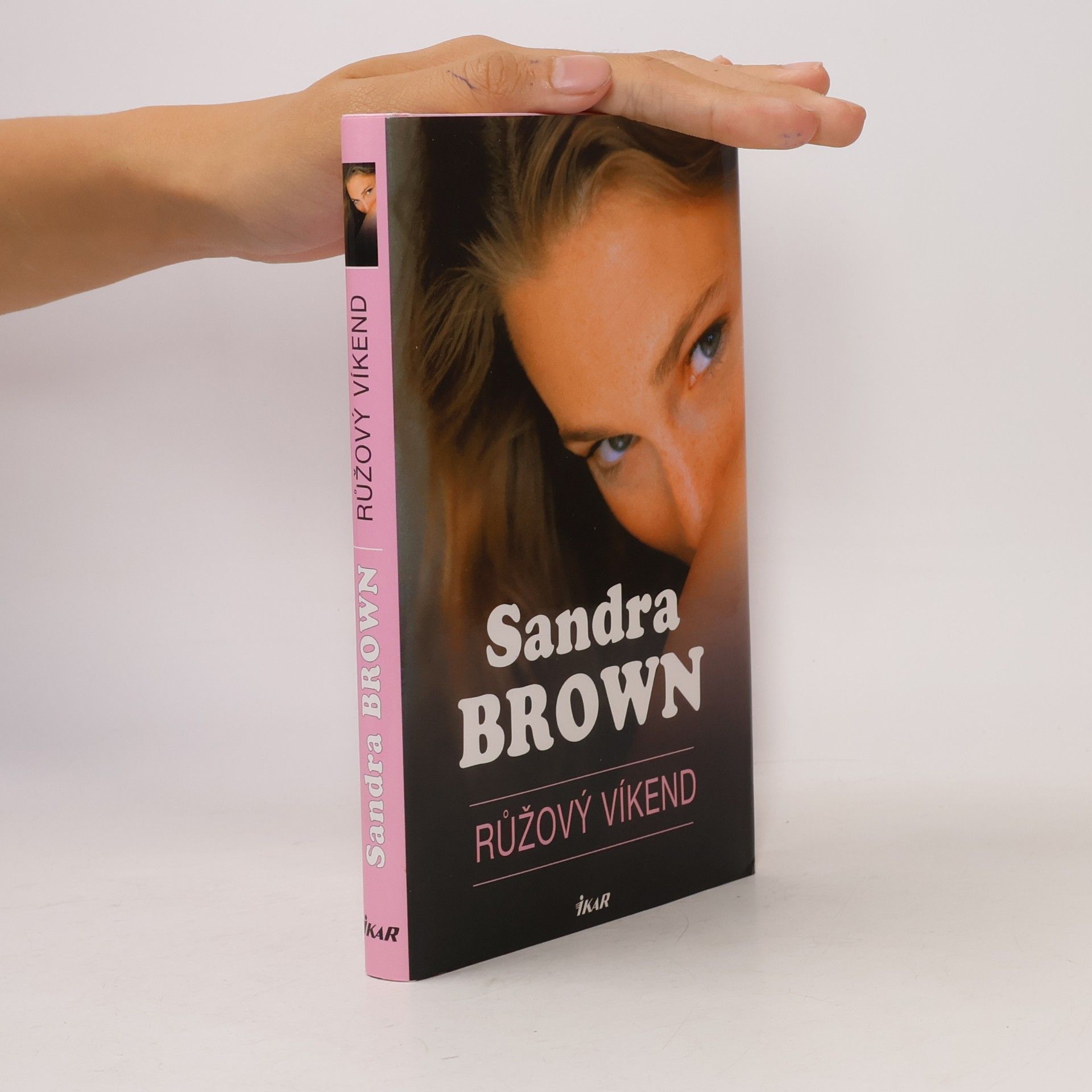 Sandra Brown Růžový víkend