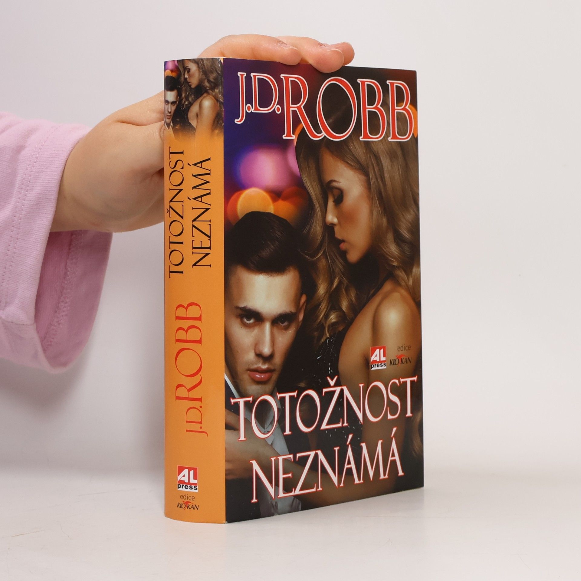 Nora Roberts Totožnost neznámá
