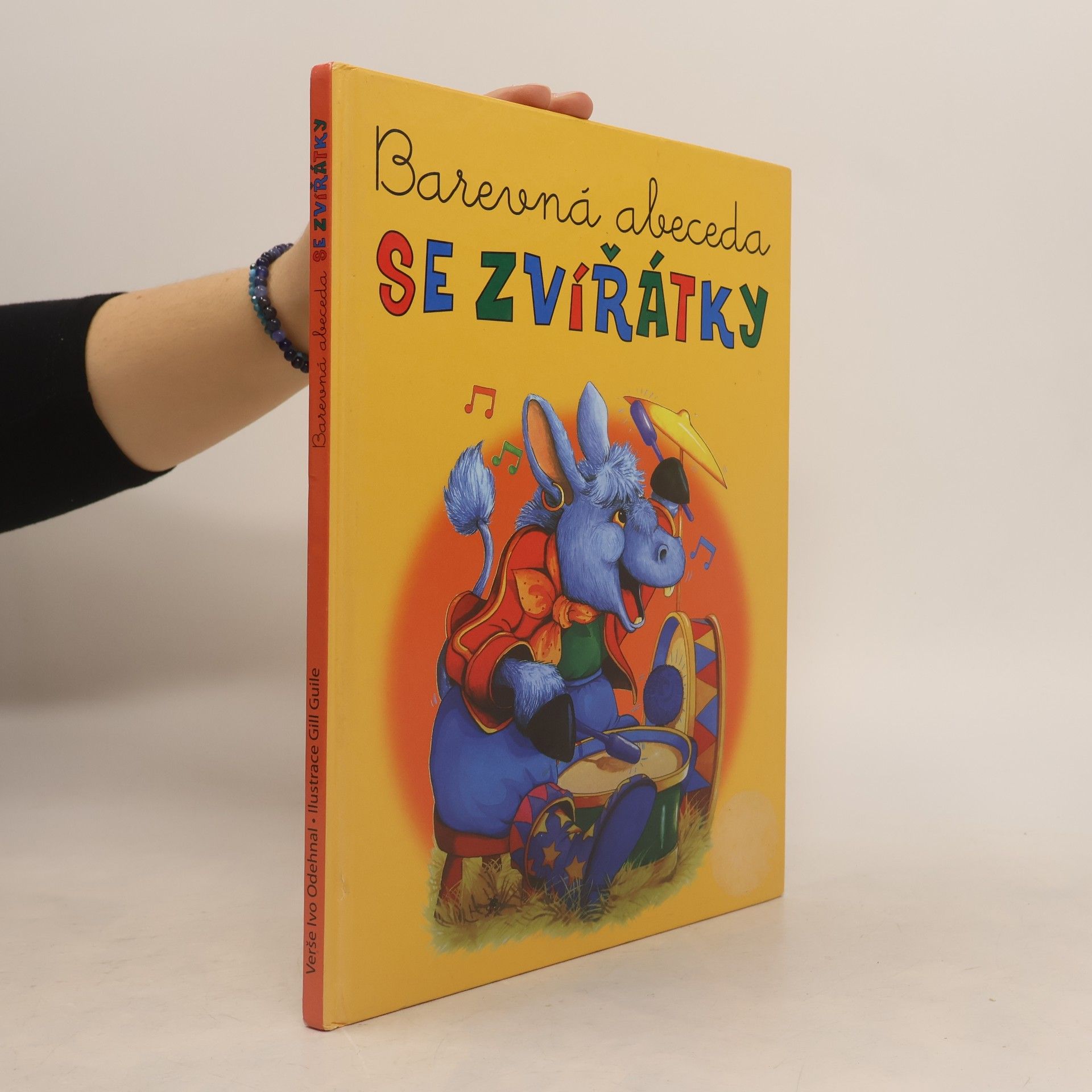 Barevná abeceda se zvířátky