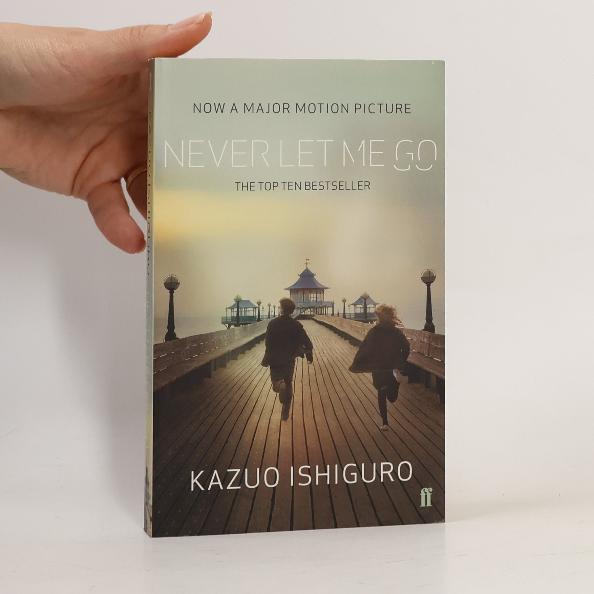 Kazuo Ishiguro Never Let Me Go