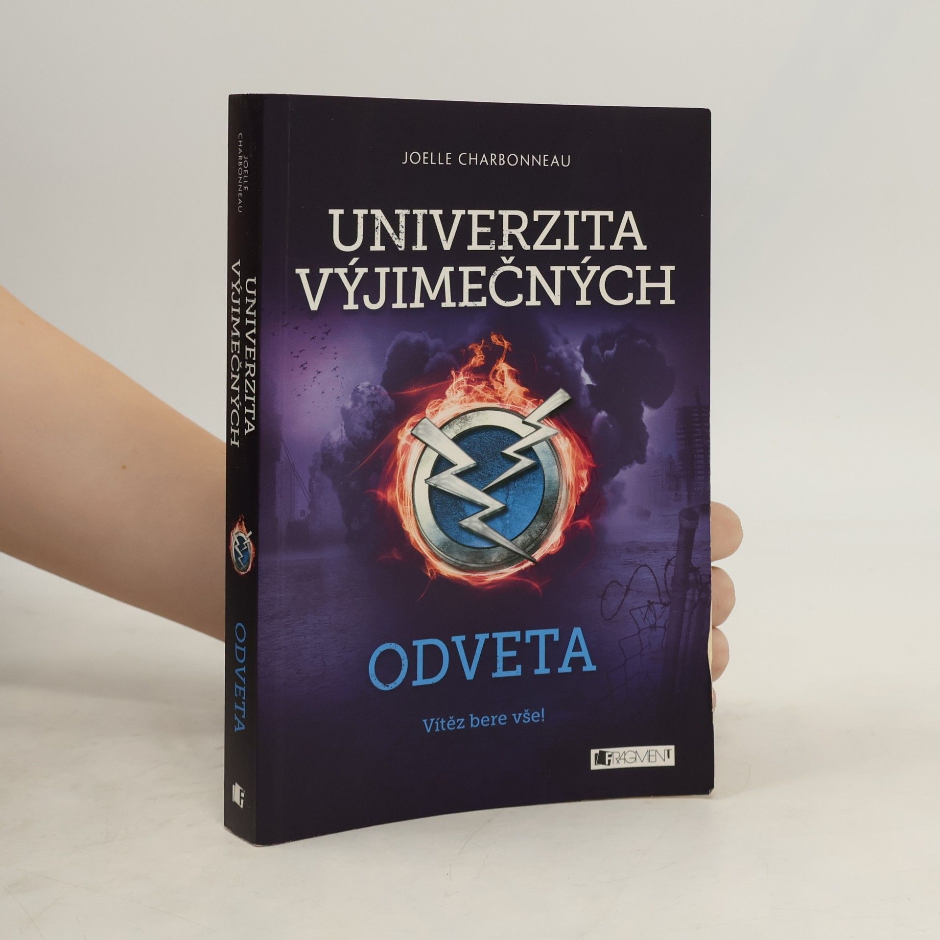 Joelle Charbonneau Univerzita výjimečných - Odveta
