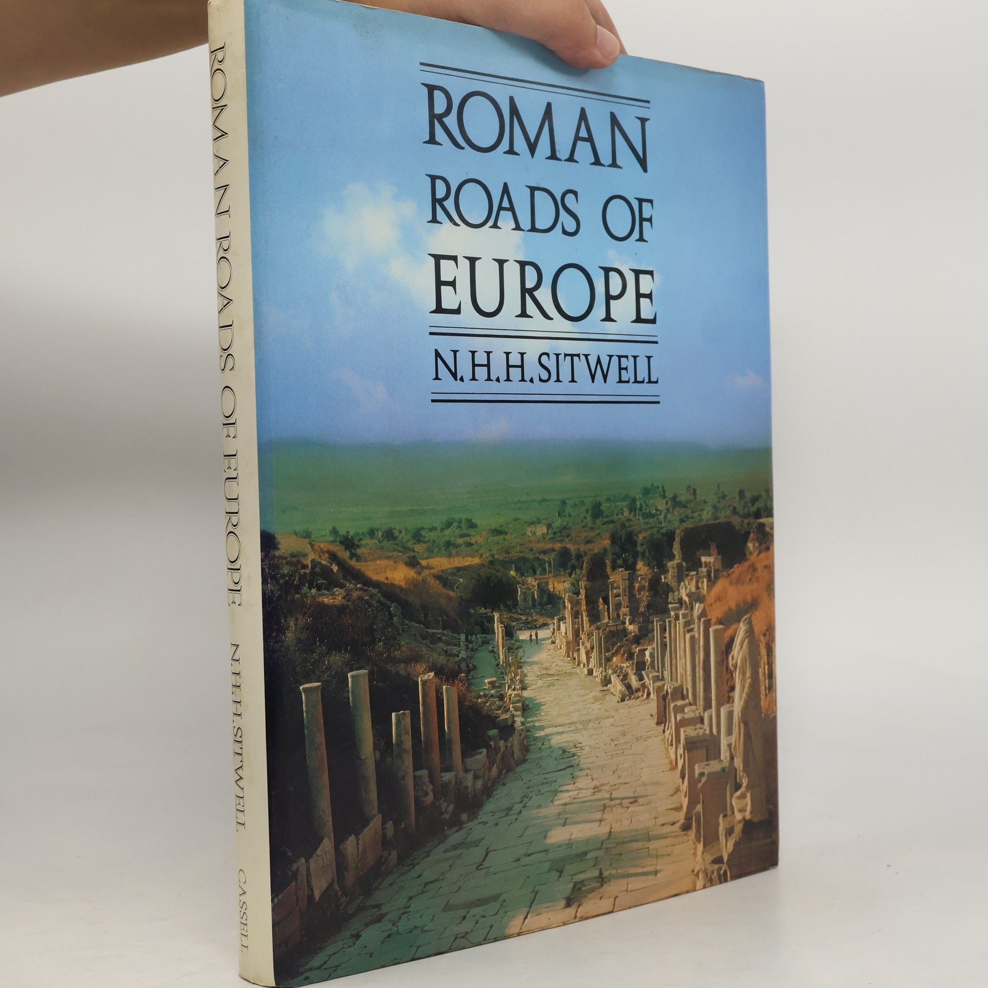 Nigel H. H. Sitwell Roman Roads of Europe