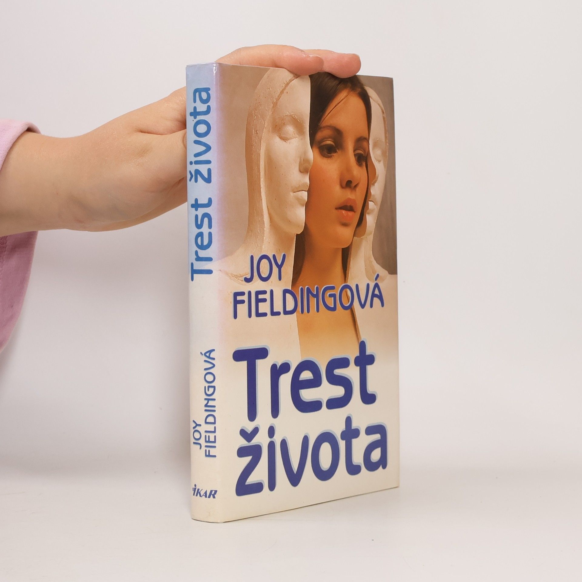 Joy Fielding Trest života