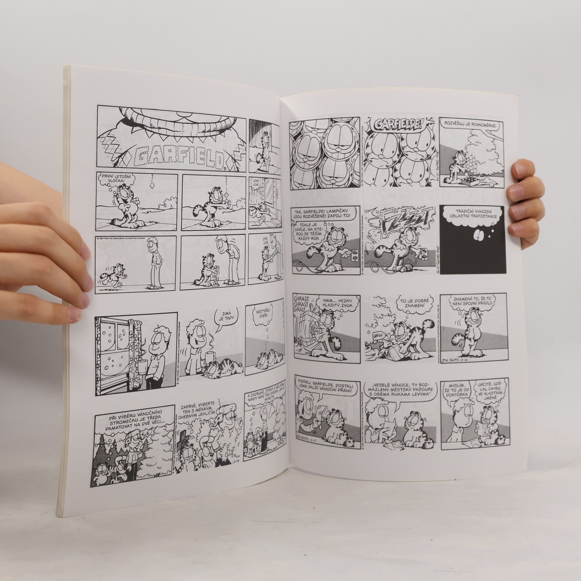 Jim Davis Garfield drží tlustou linii