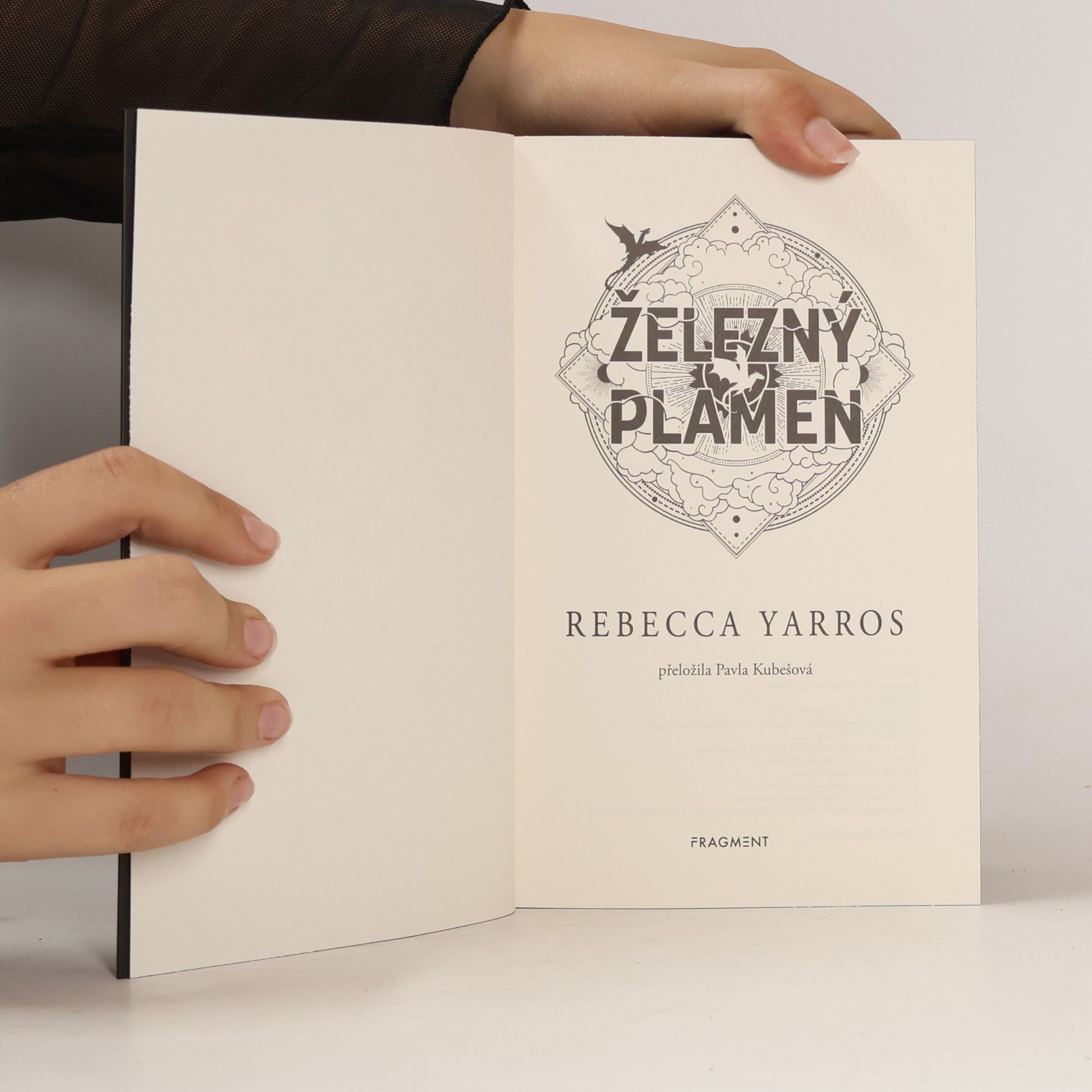 Rebecca Yarros Železný plamen