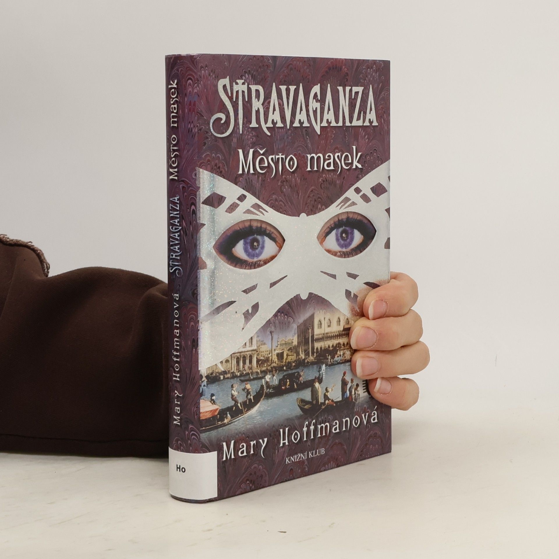 Mary Hoffman Stravaganza. Město masek