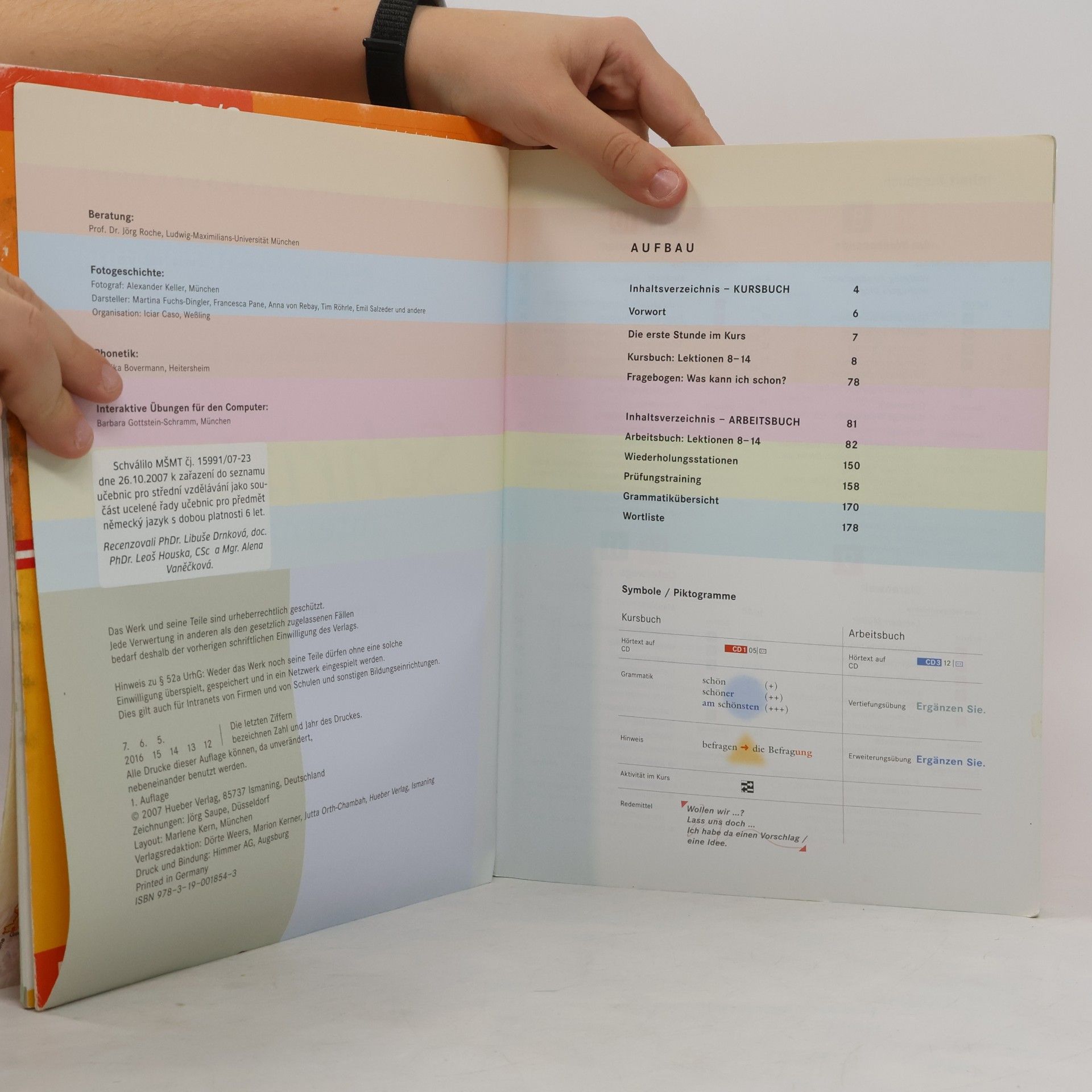 Various authors Schritte international Neu 4 : Niveau A2. Kursbuch + Arbeitsbuch. Glossar XXL.