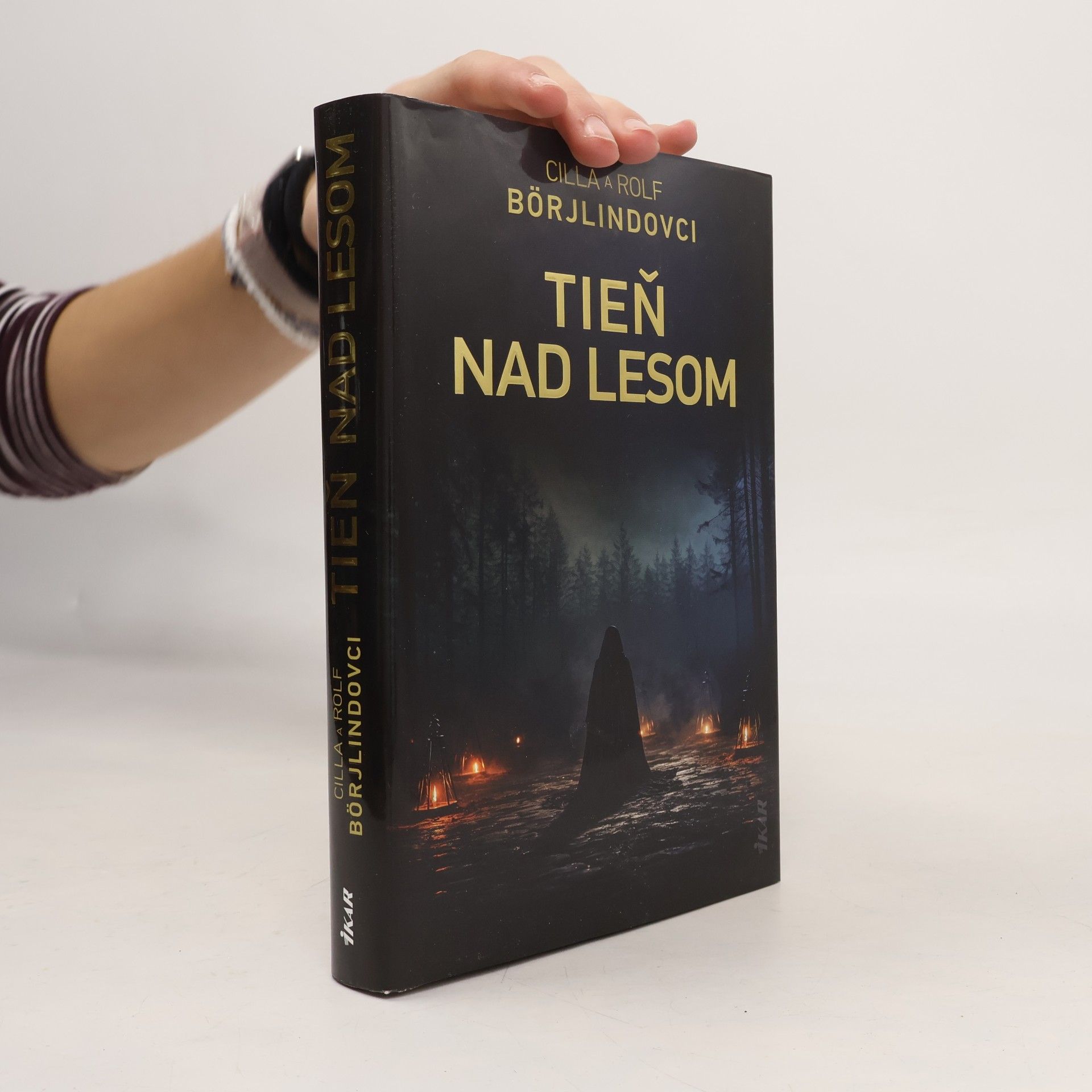 Mária Bratová Tieň nad lesom