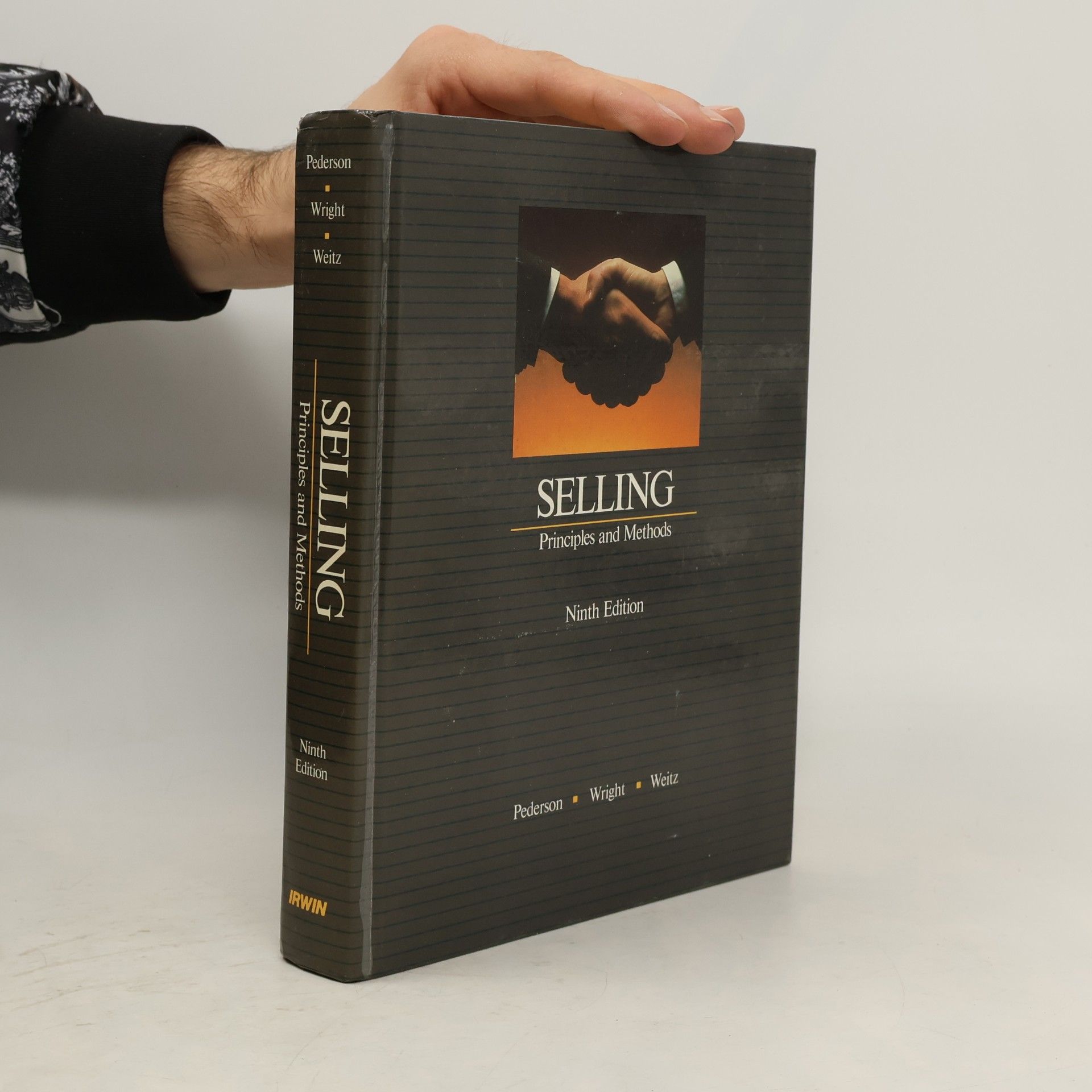 Selling : Principles and methods
