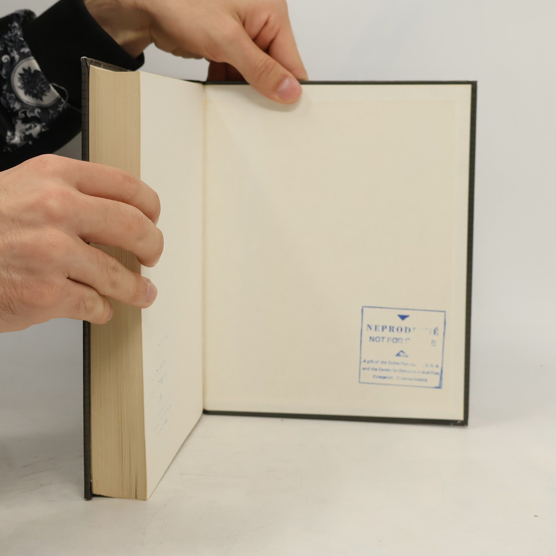Carlton A Pederson Selling : Principles and methods