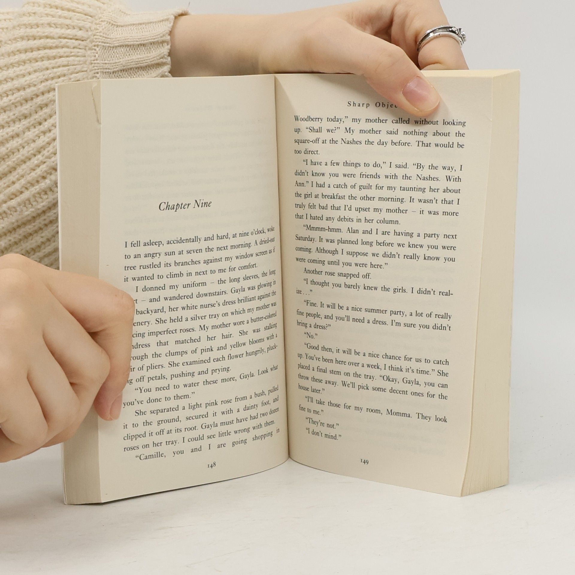 Gillian Flynn Sharp objects