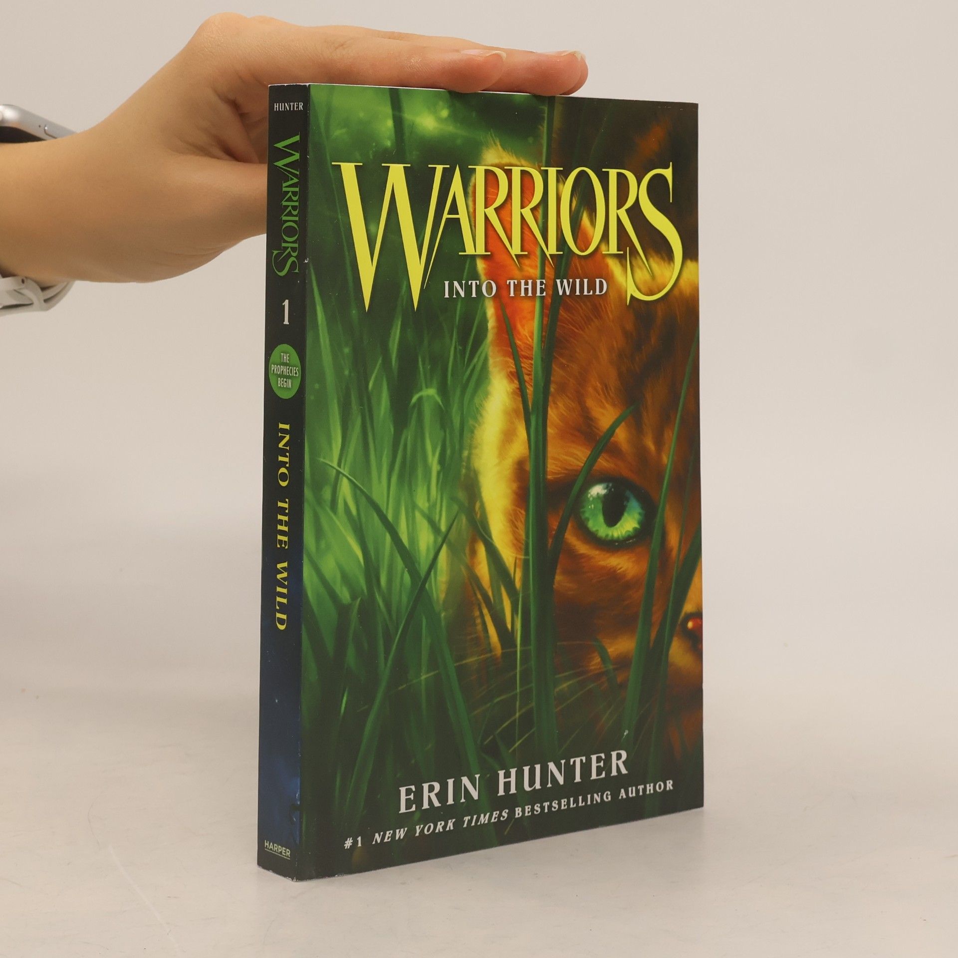 Erin Hunter Warriors. Into the Wild.