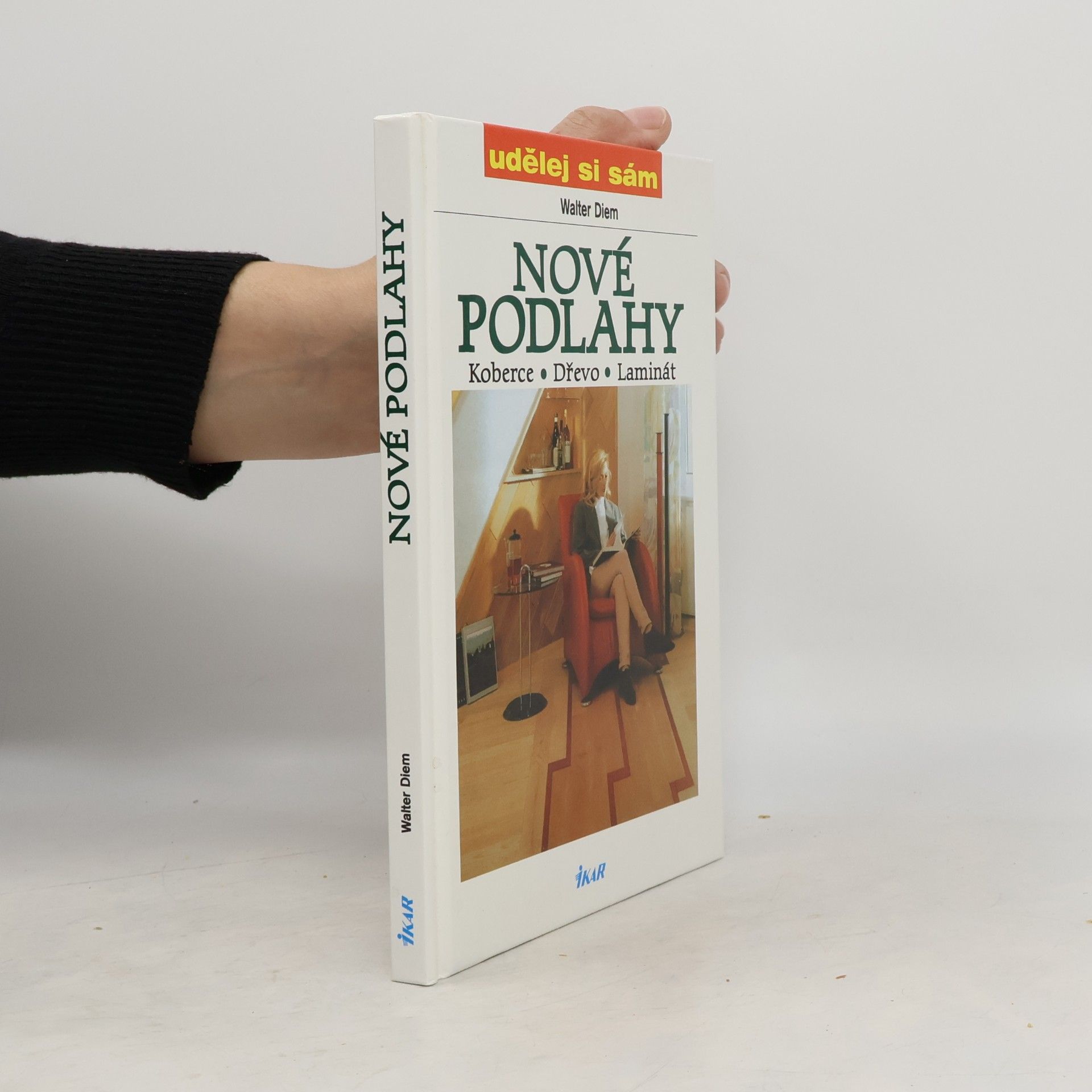 Zbyněk Engel Nové podlahy: Koberce, dřevo, laminát