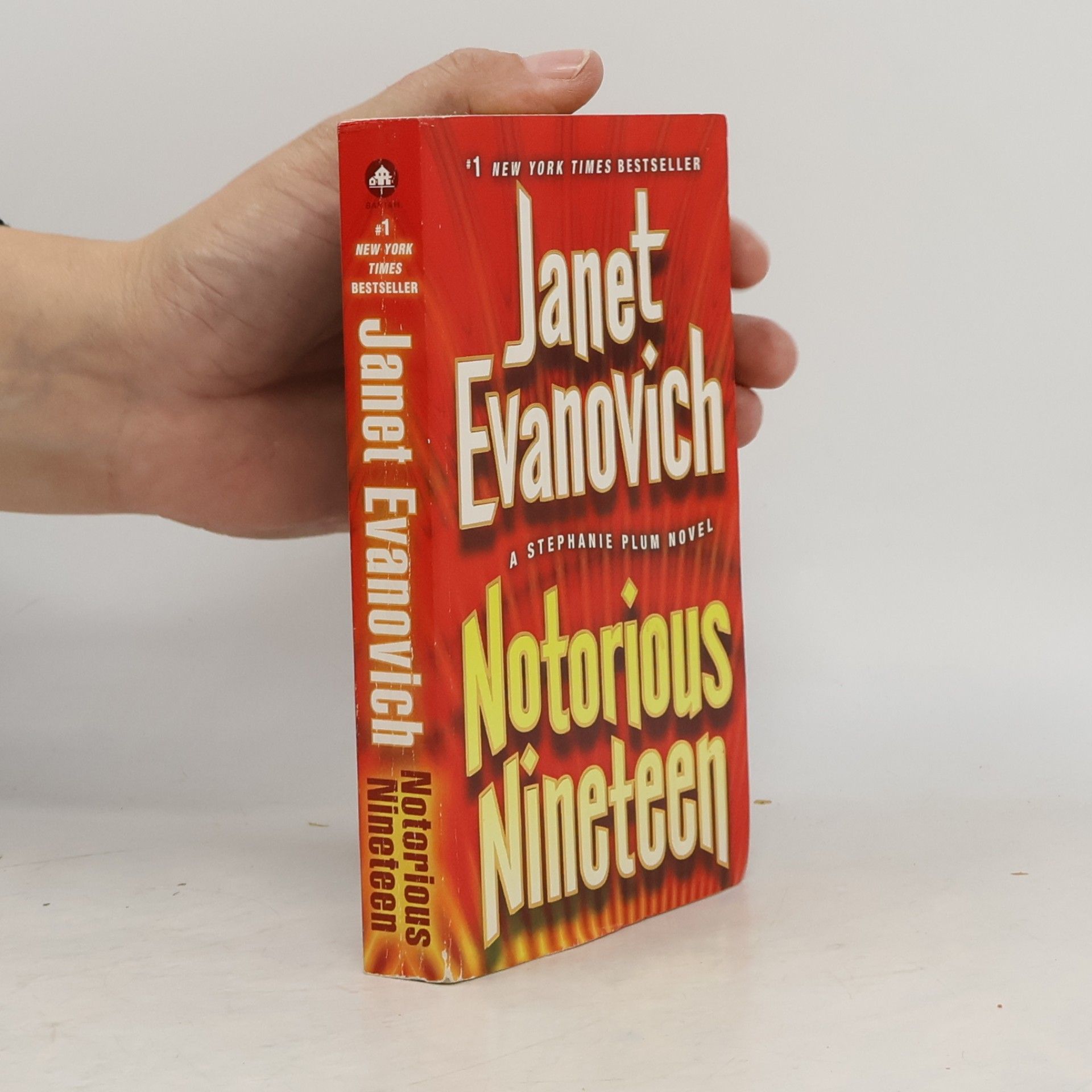 Janet Evanovich Notorious Nineteen