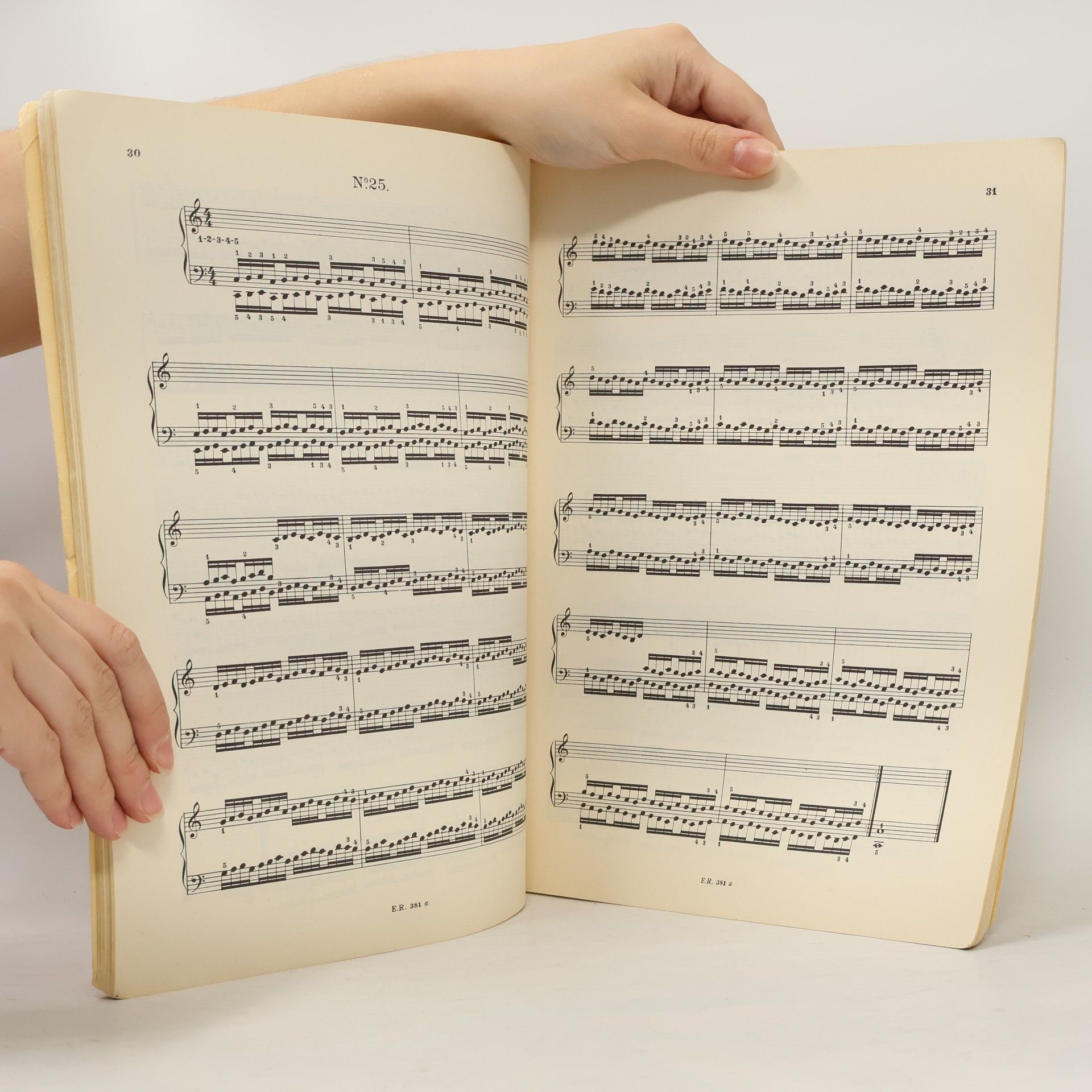 Charles-Louis Hanon Hanon: Il pianista virtuoso