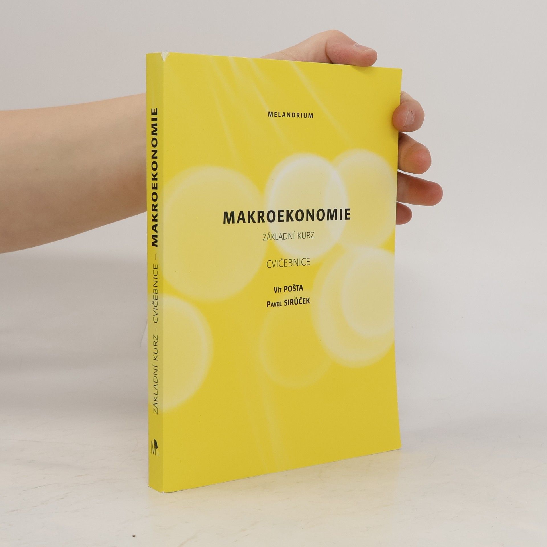Vít Pošta Makroekonomie: Základní kurz
