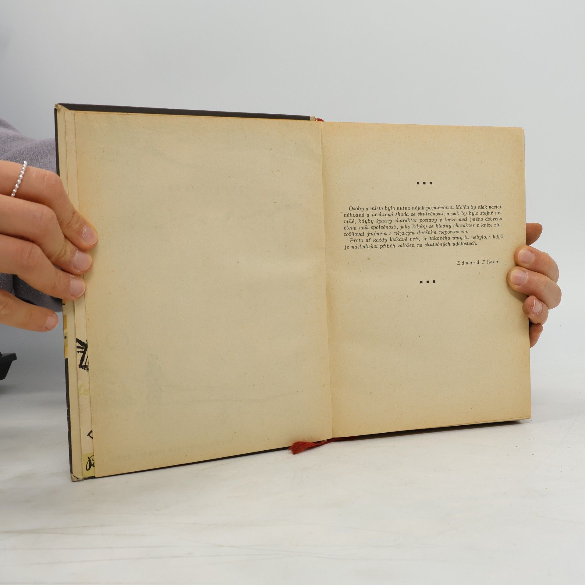 Eduard Fiker U tří kufrů