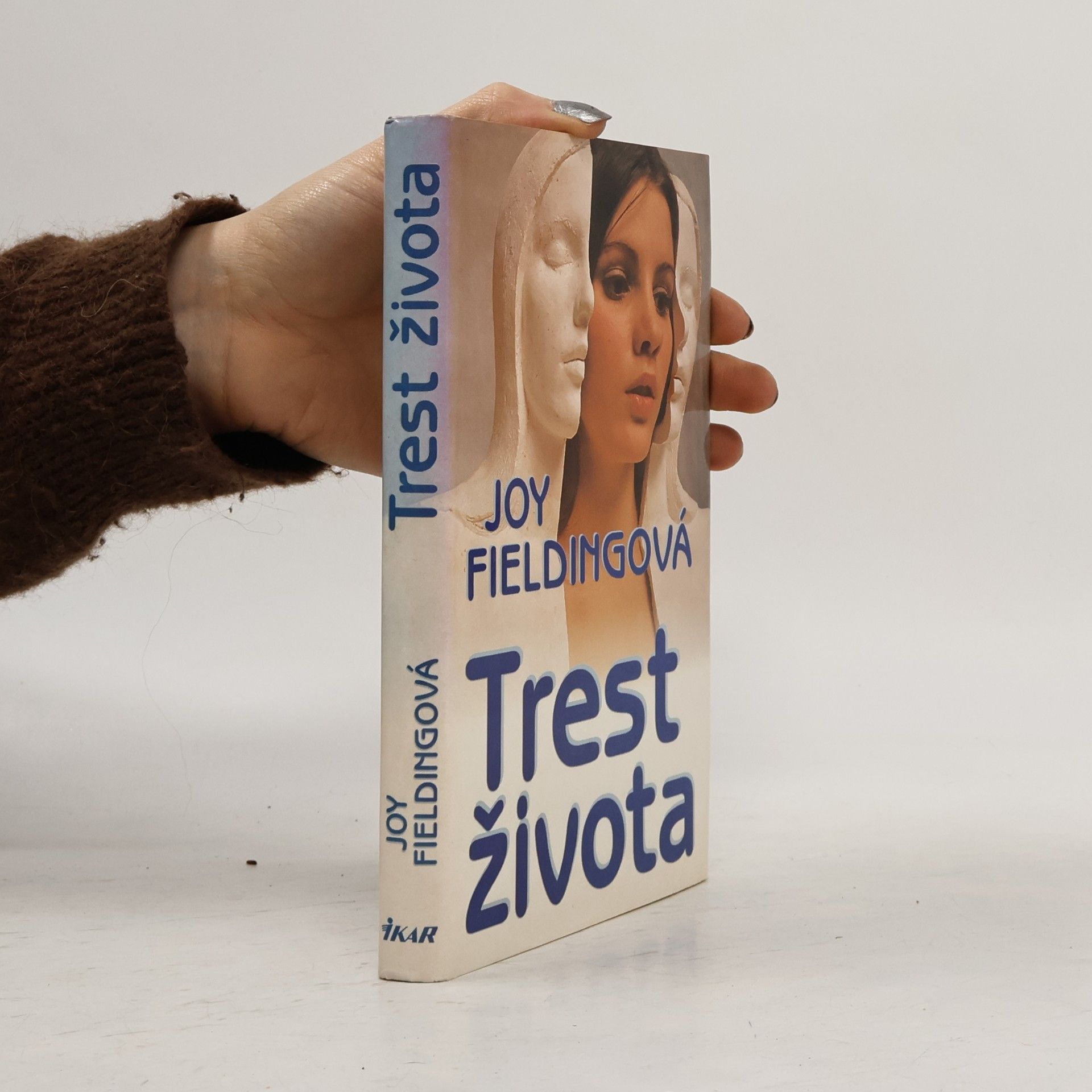 Joy Fielding Trest života