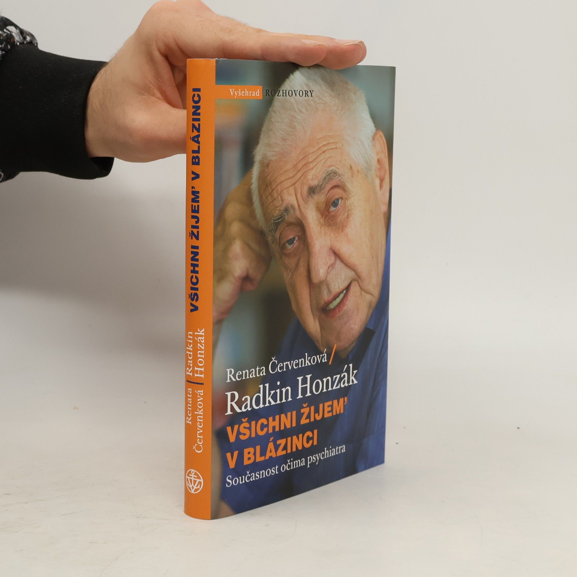 Všichni žijem' v blázinci