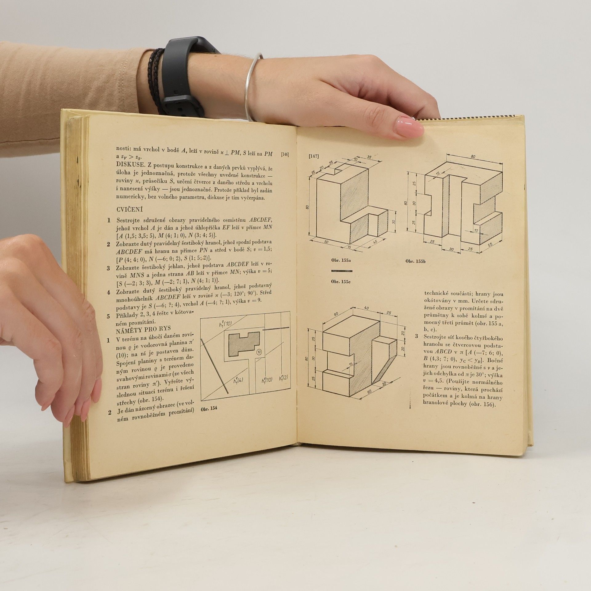 Alois Urban Deskriptivní geometrie pro II. a III. ročník SVVŠ