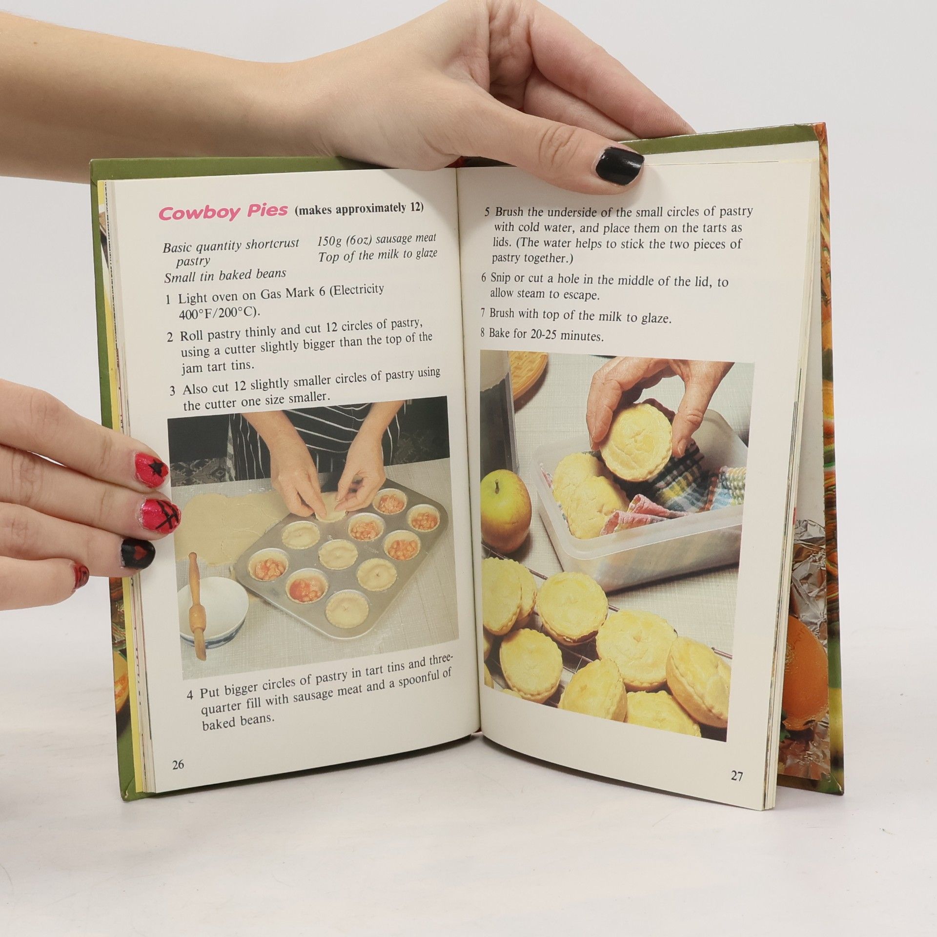 Kate Hutchinson Ladybird Cookery Book: Packed Lunches